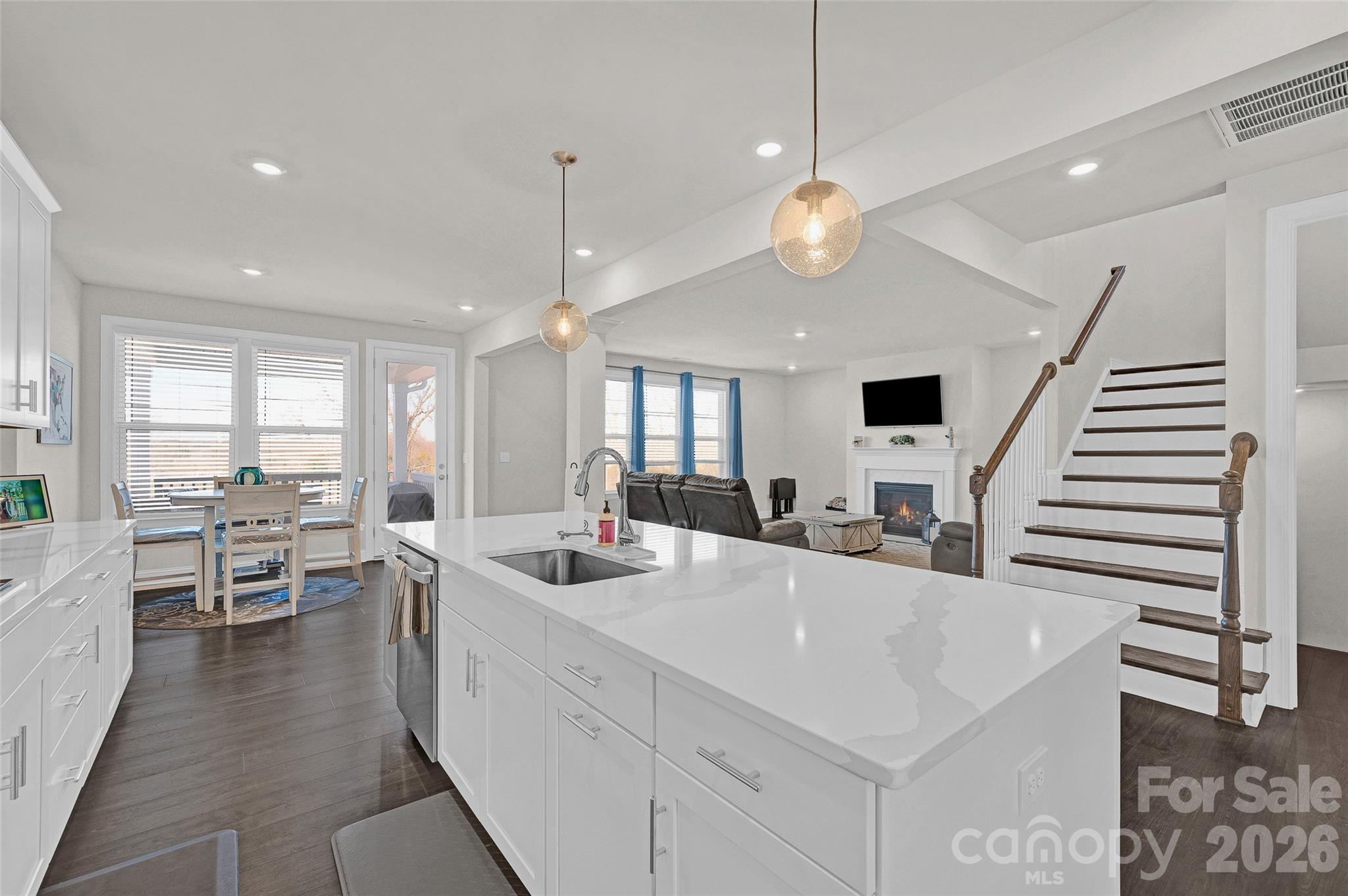 309 W Waterlynn Road Property Photo 8