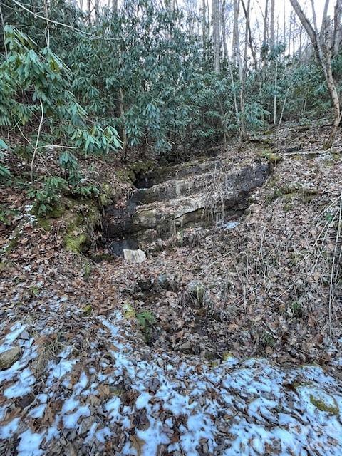 621 Round Top Road Property Photo 3