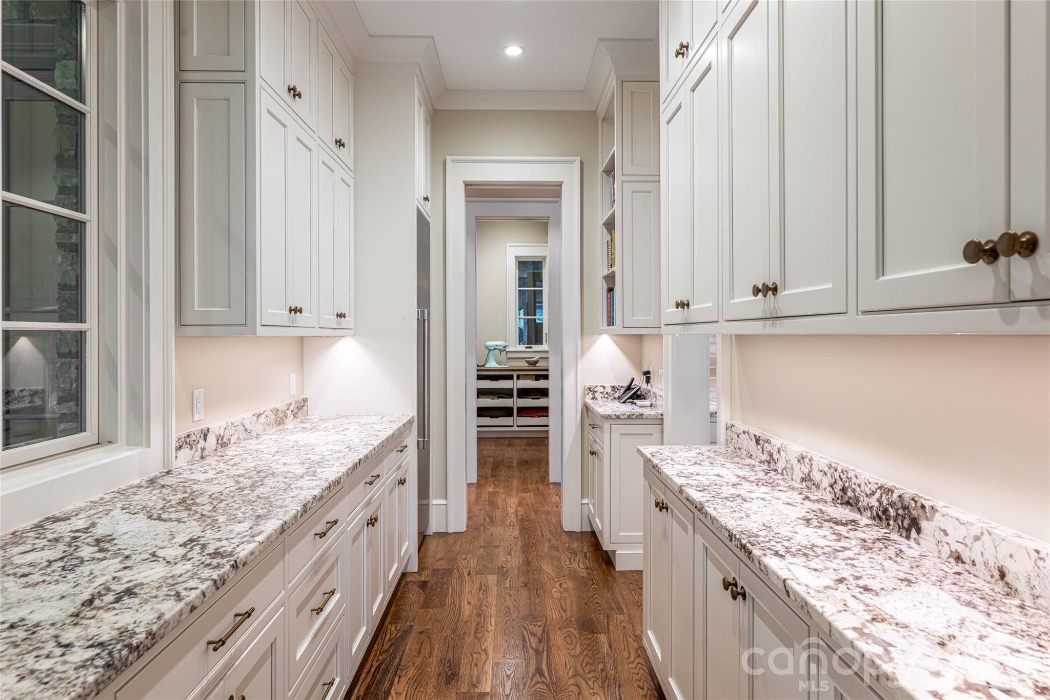 402 Vanderbilt Road Property Photo 19