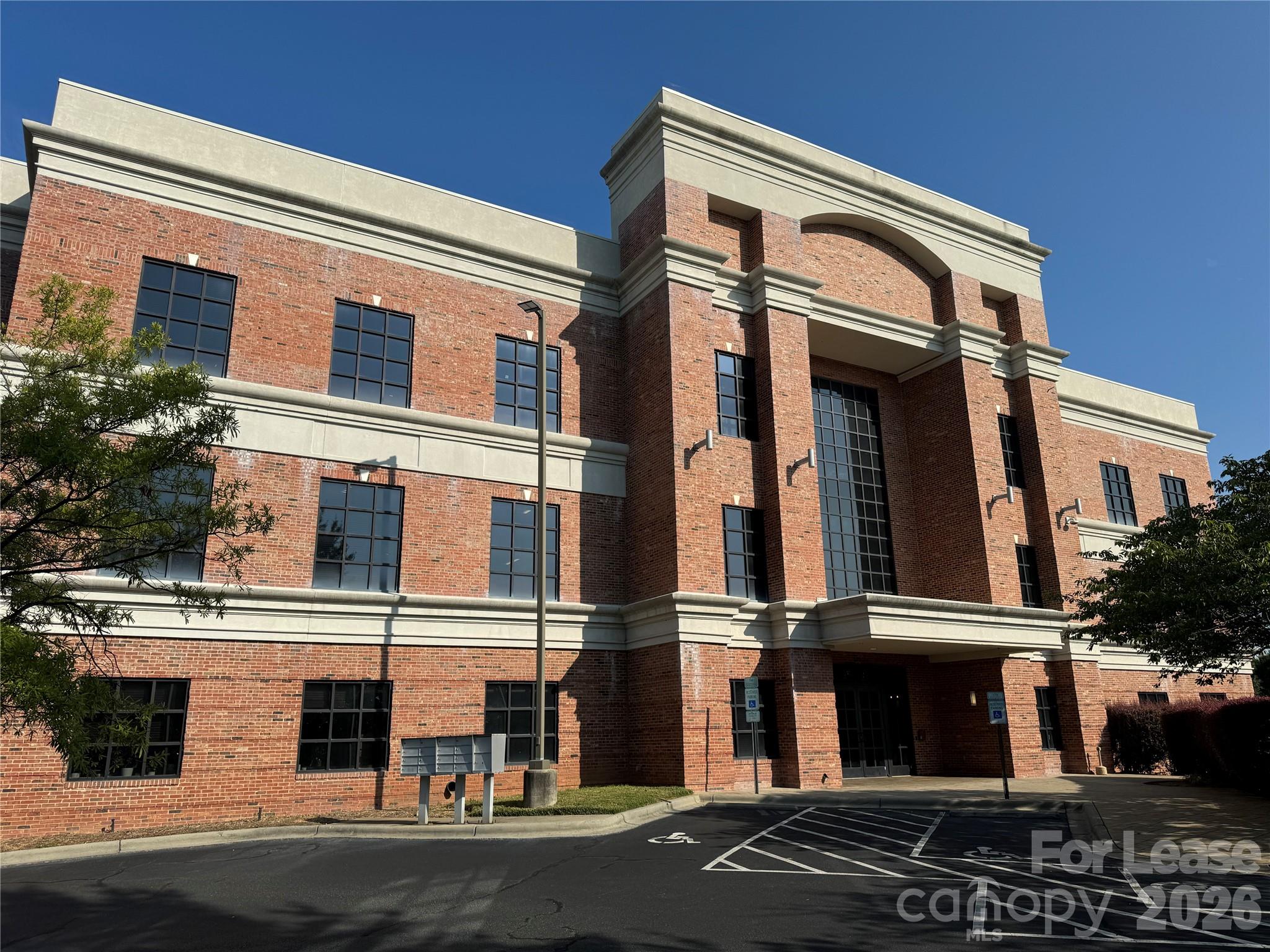 19520 W Catawba Avenue Property Photo 1