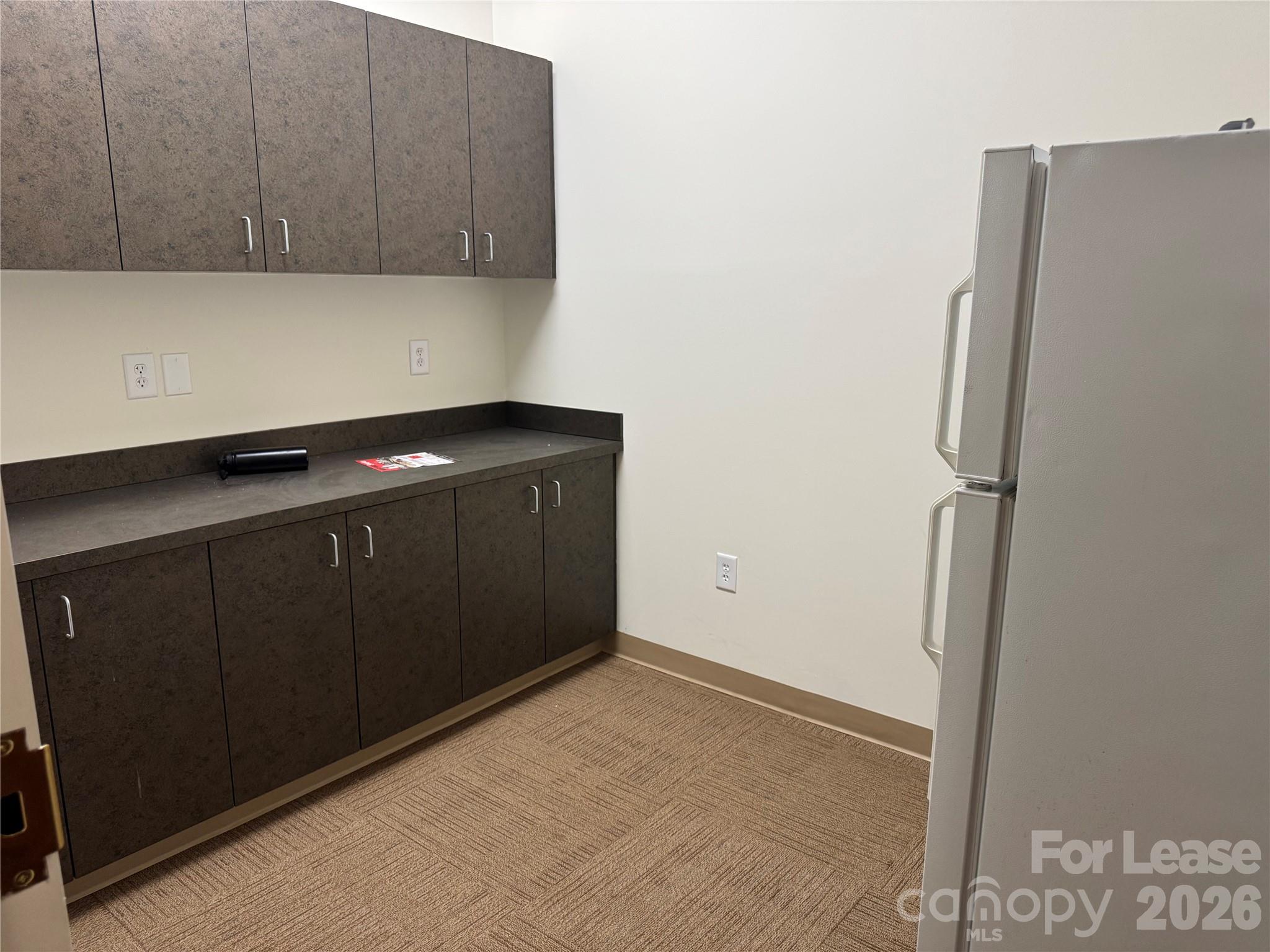 19520 W Catawba Avenue Property Photo 12