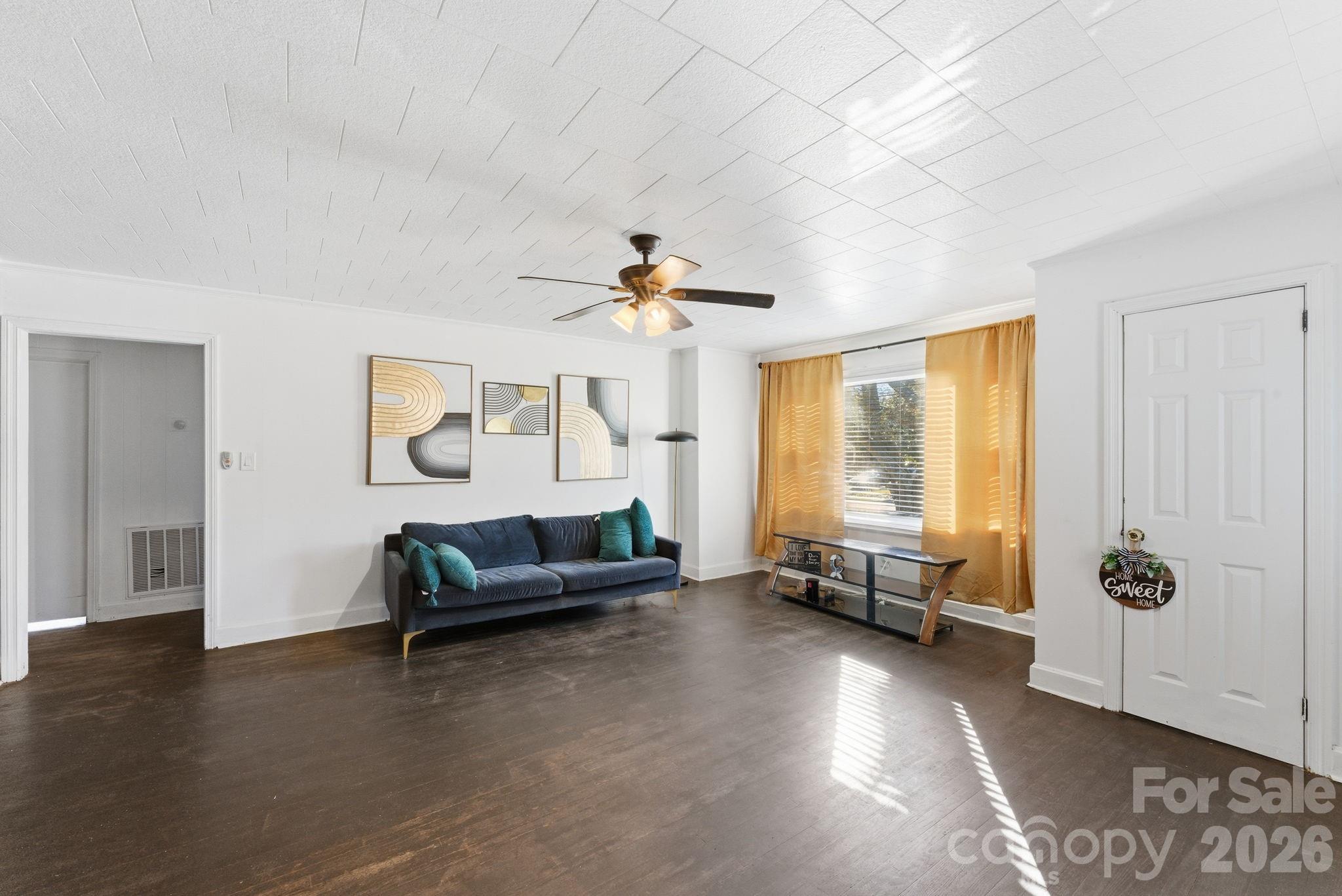 802 Chesterfield Avenue Property Photo 4
