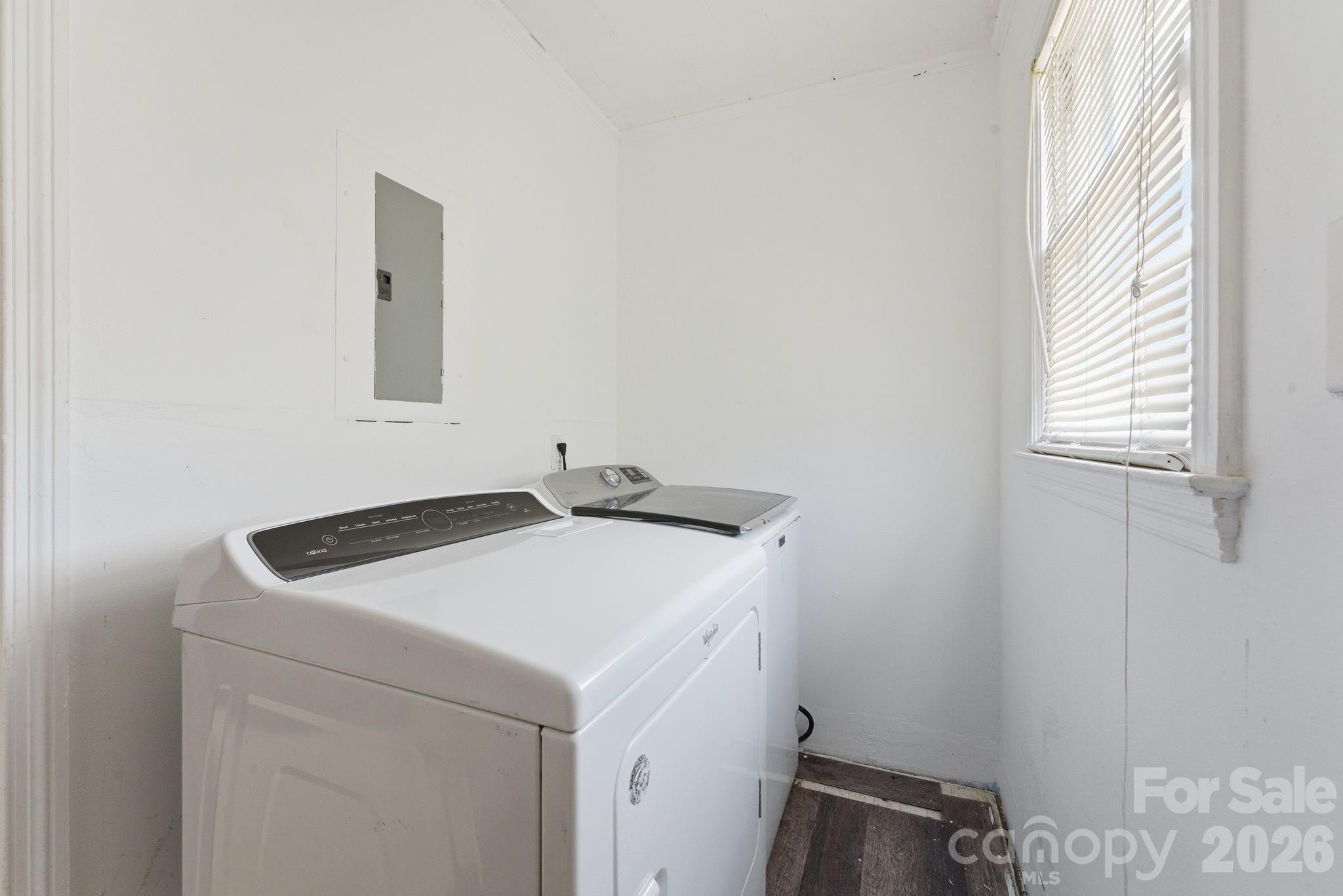 802 Chesterfield Avenue Property Photo 8