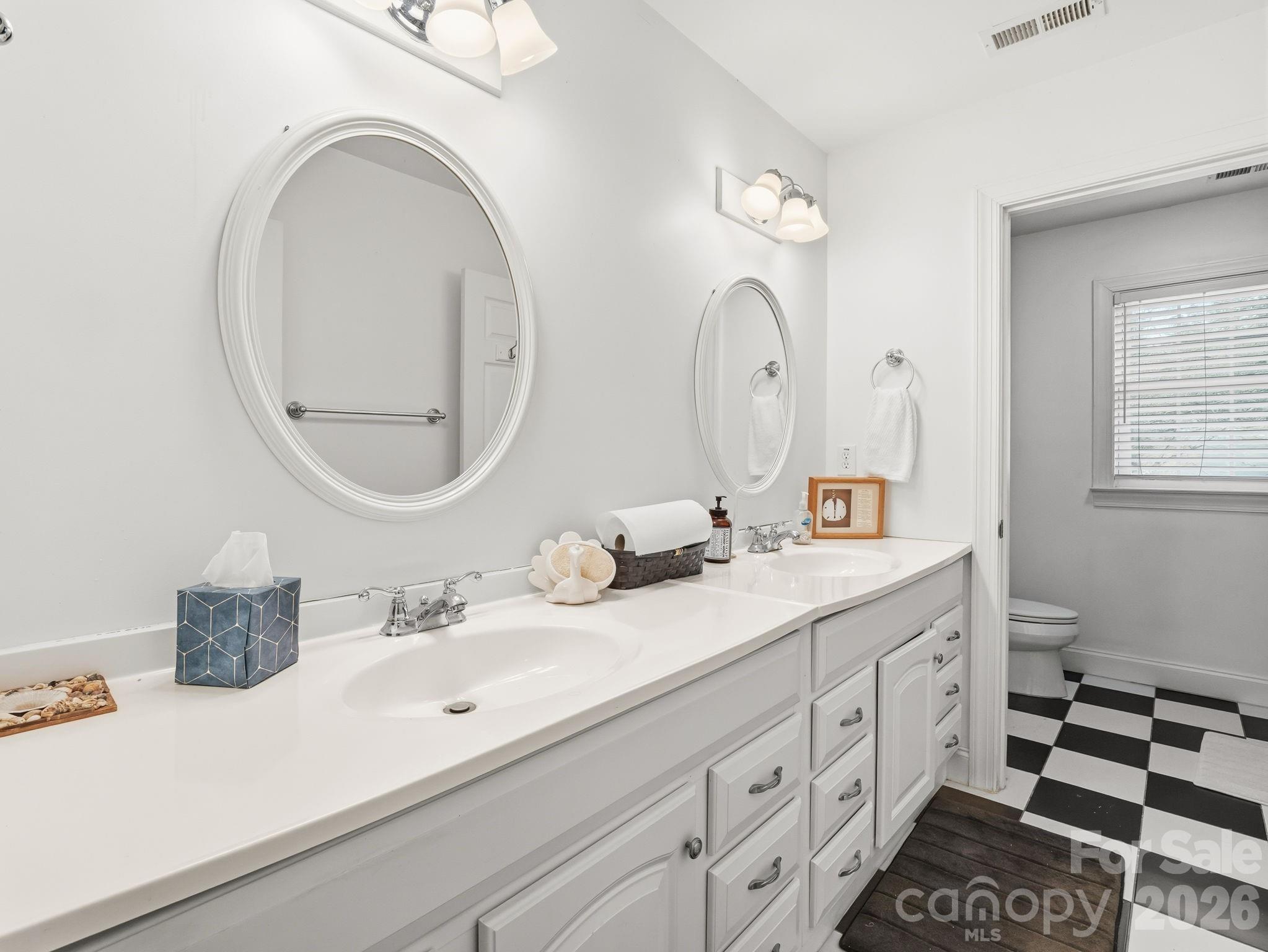 220 Jonathan Creek Drive Property Photo 17