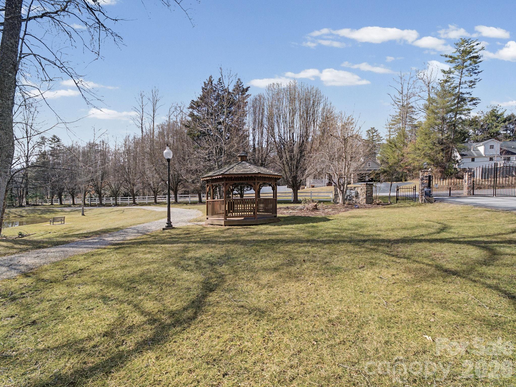220 Jonathan Creek Drive Property Photo 35