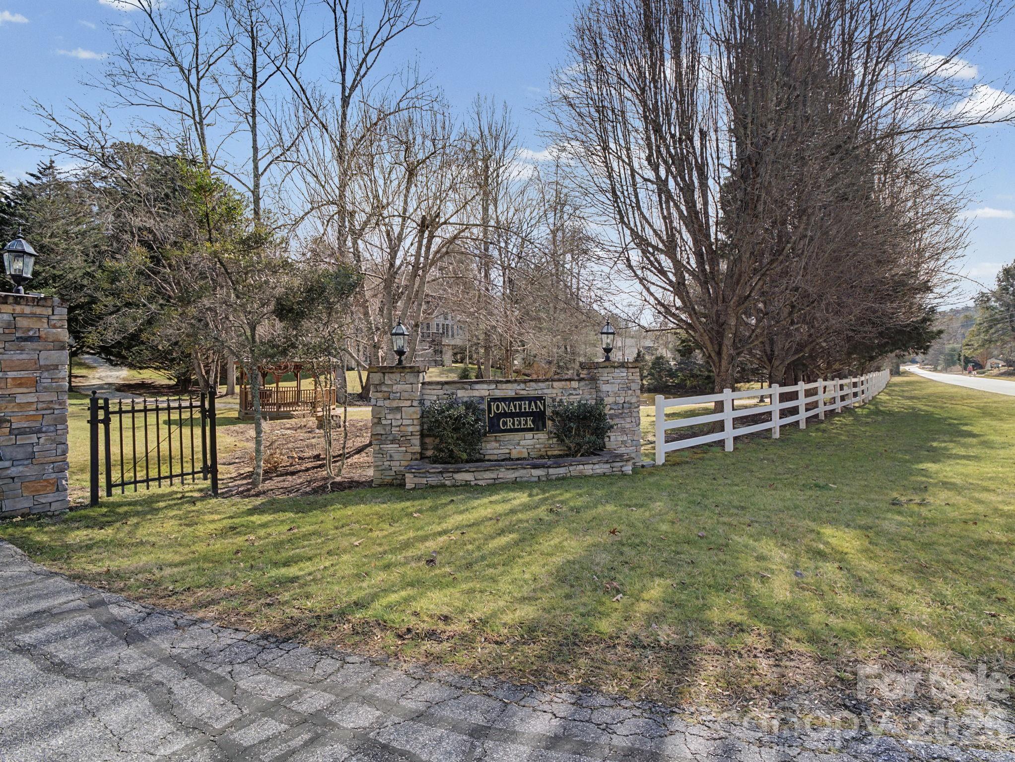 220 Jonathan Creek Drive Property Photo 41