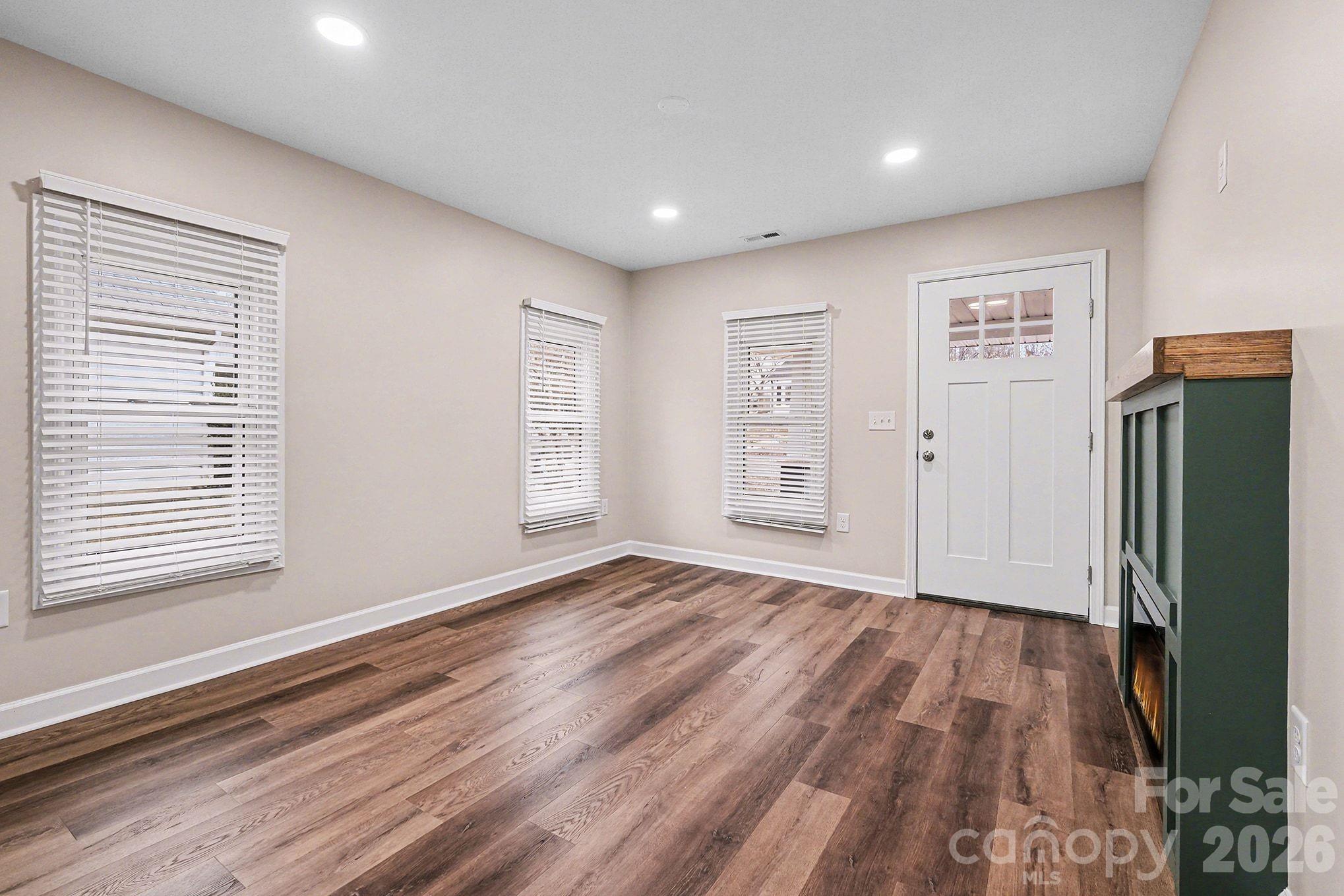 416 N Pine Street Property Photo 8
