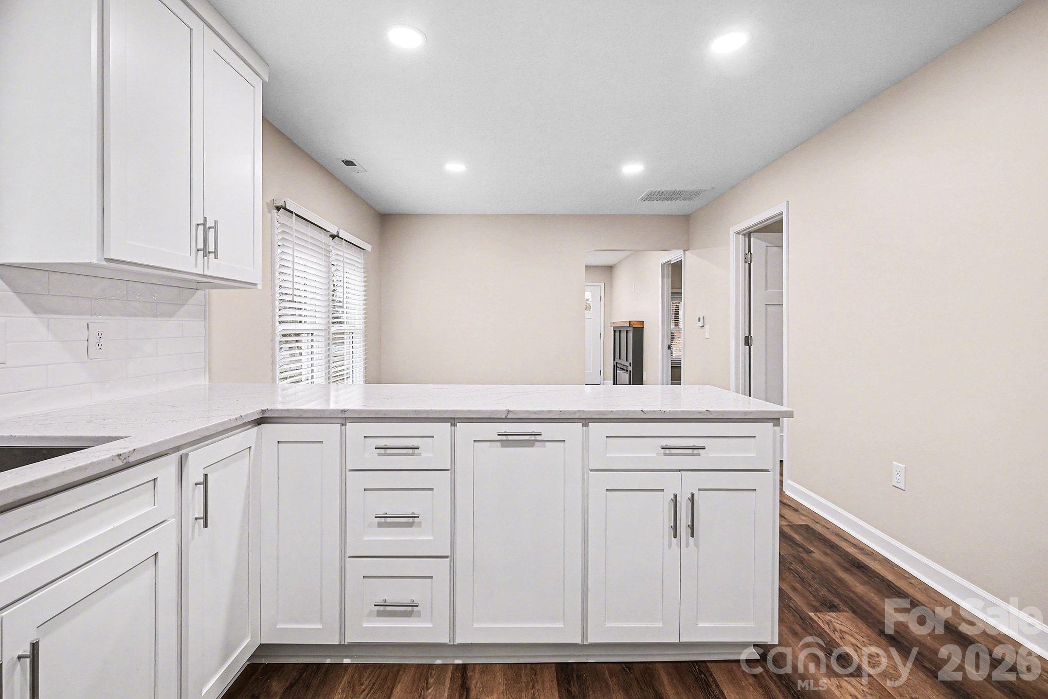 416 N Pine Street Property Photo 15
