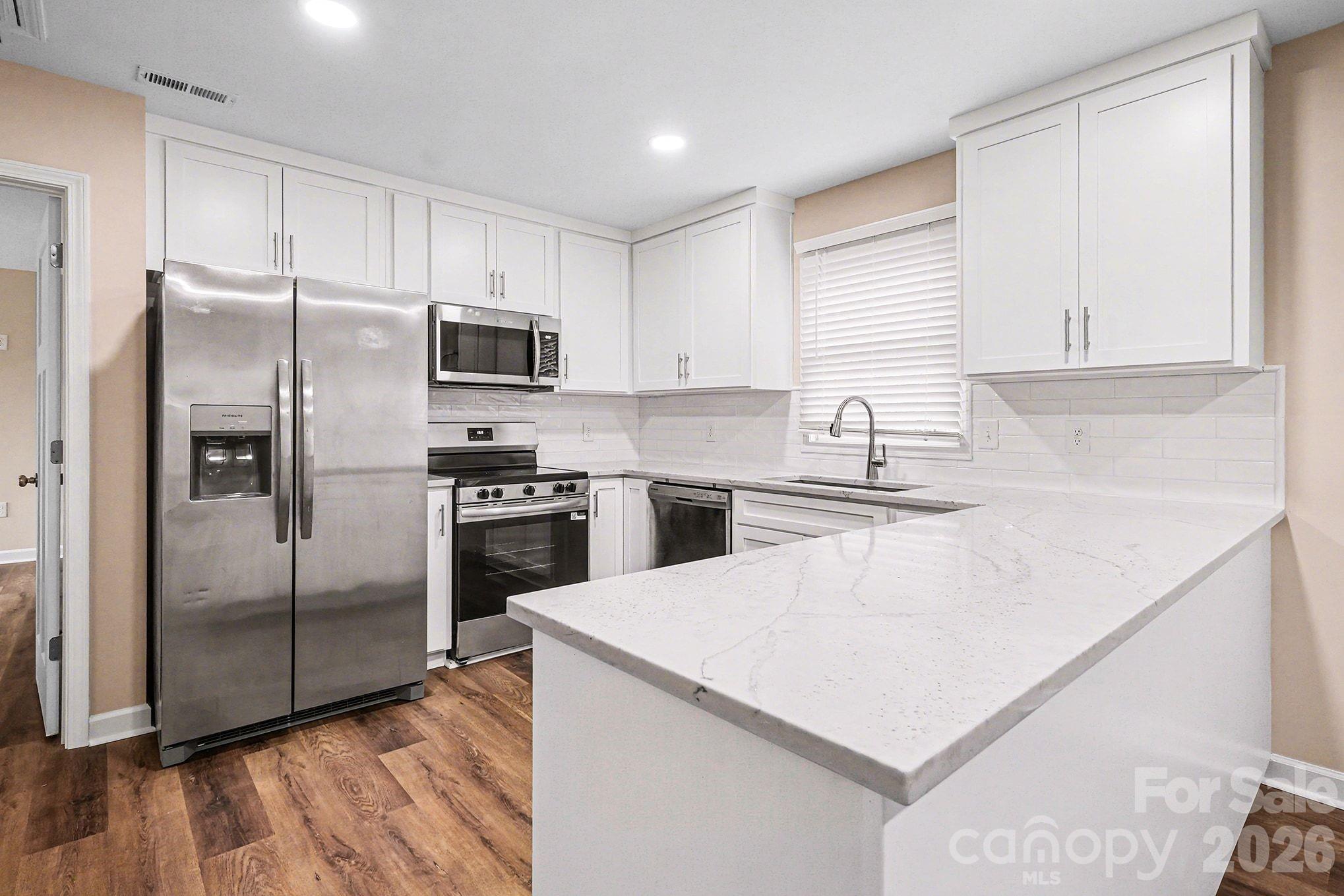 416 N Pine Street Property Photo 16