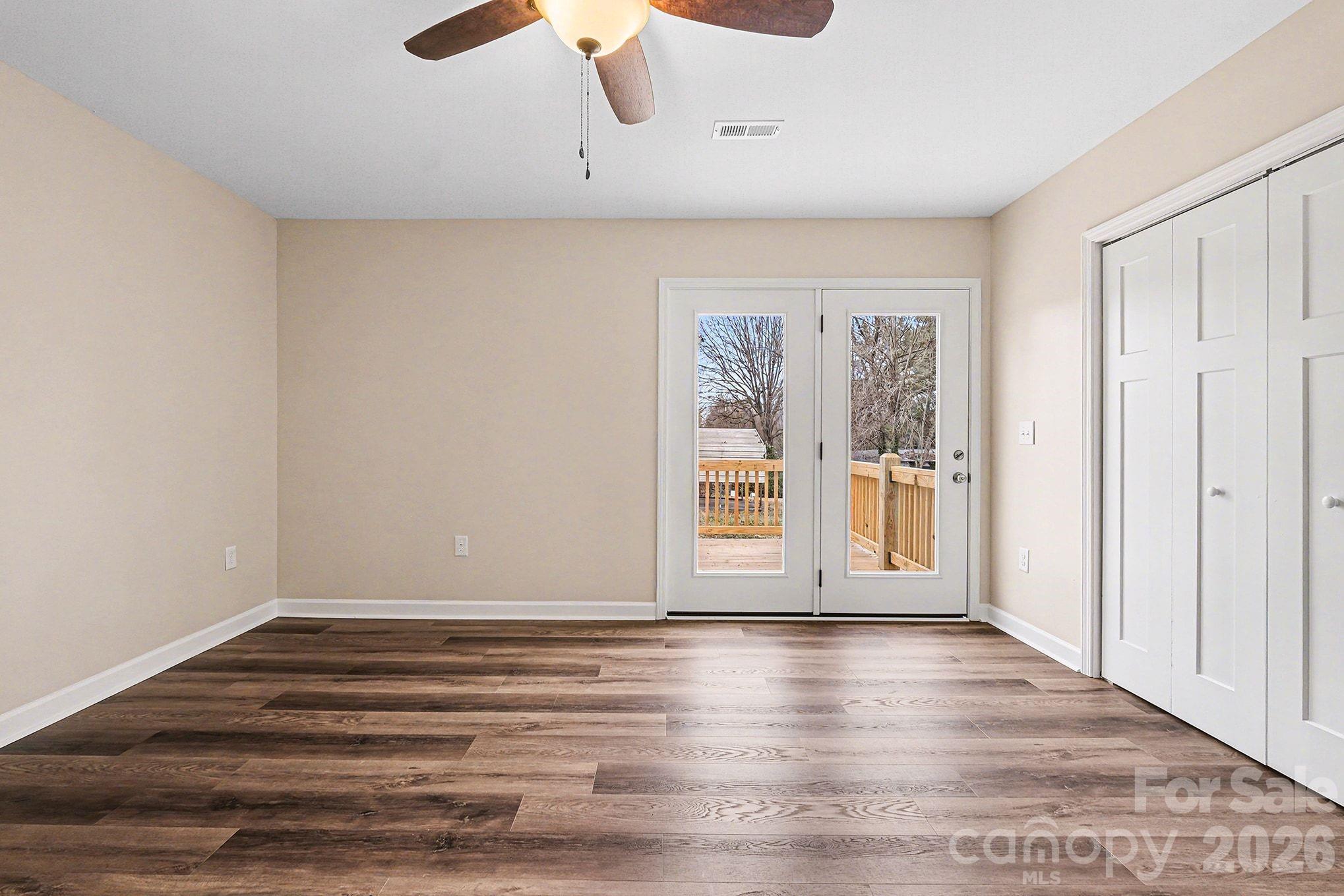 416 N Pine Street Property Photo 20