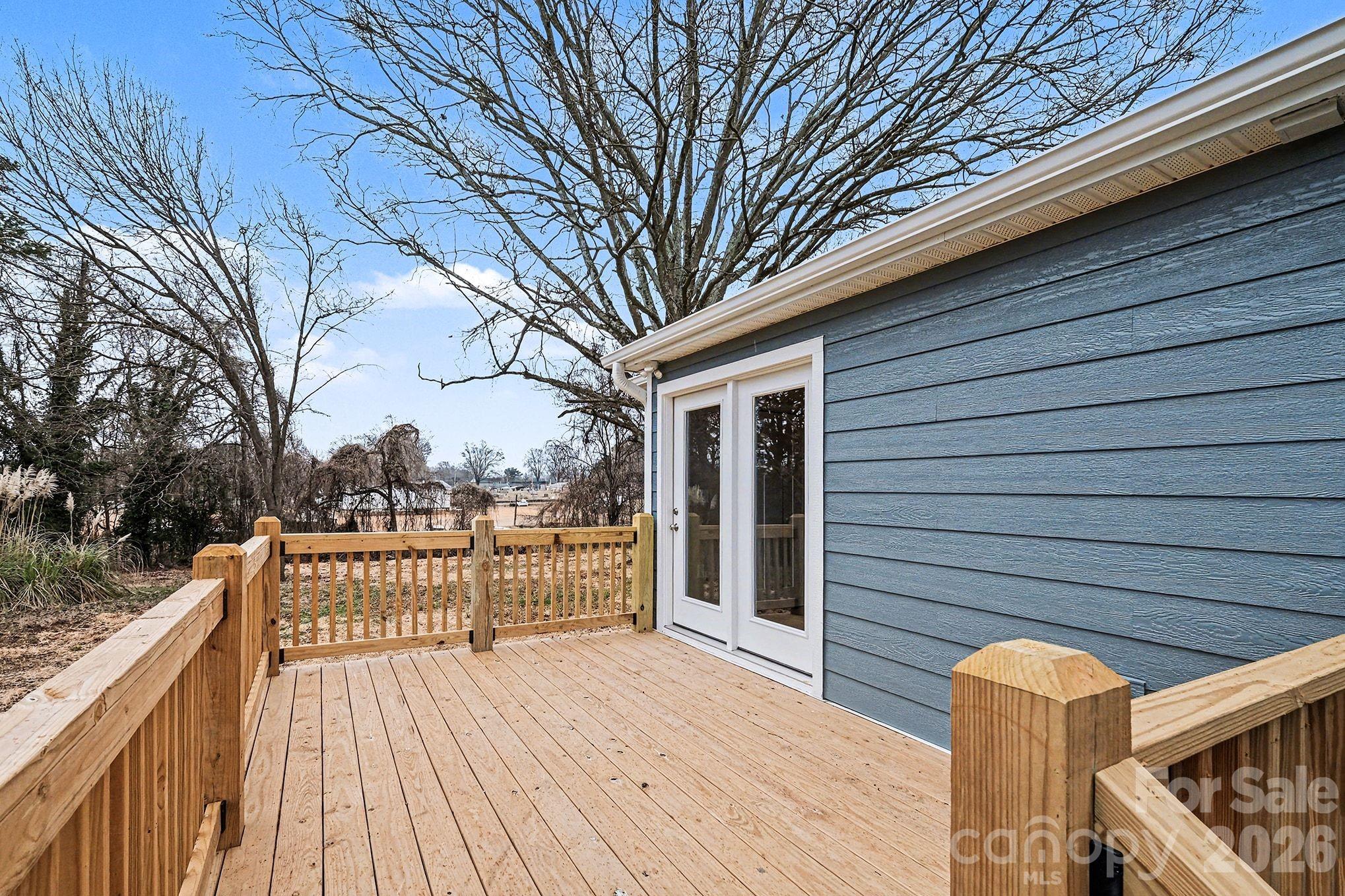 416 N Pine Street Property Photo 28