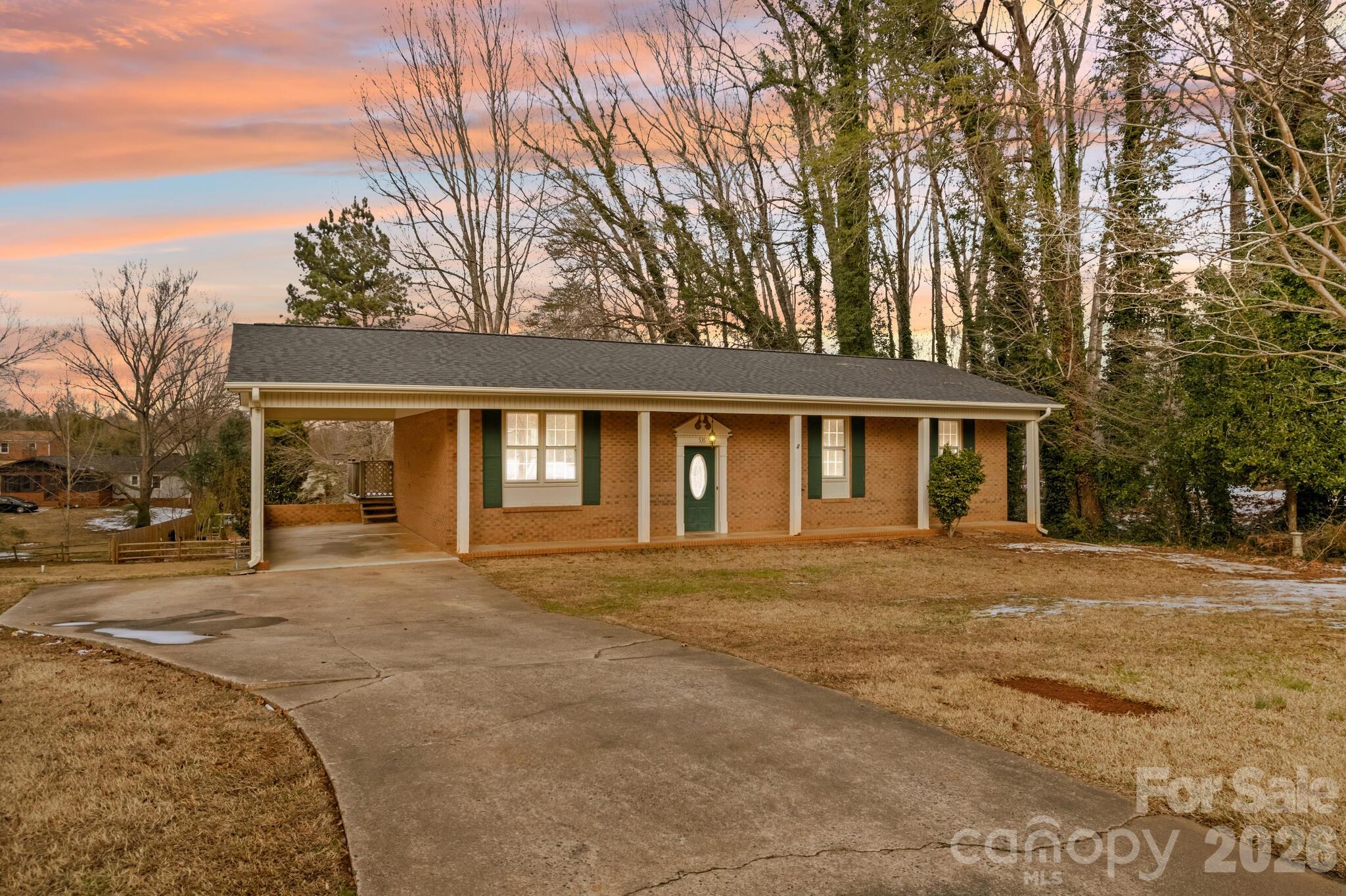 535 Log Barn Road Property Photo 1