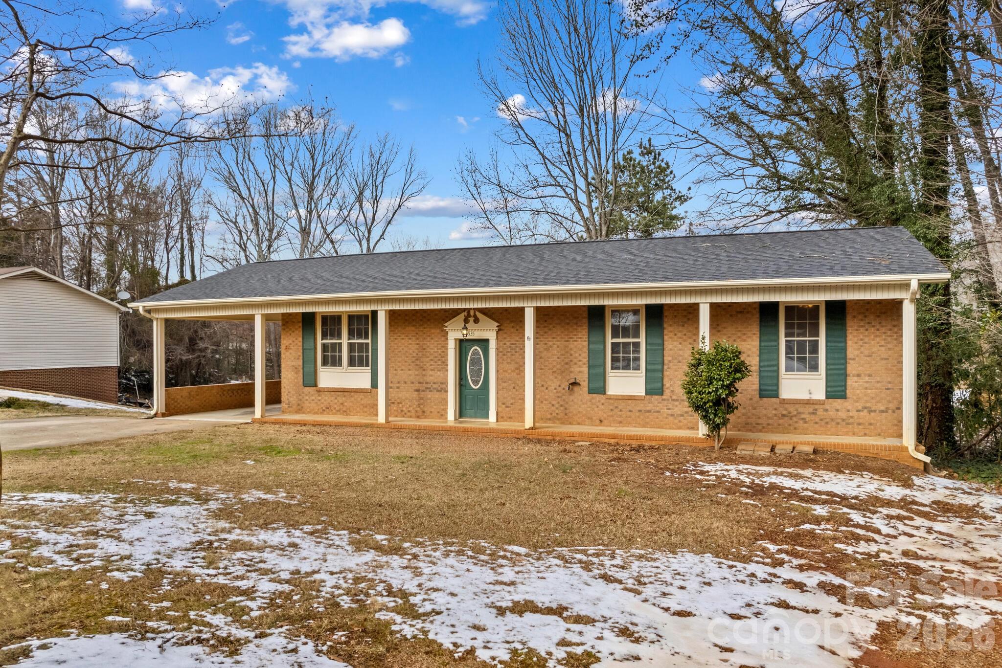 535 Log Barn Road Property Photo 3