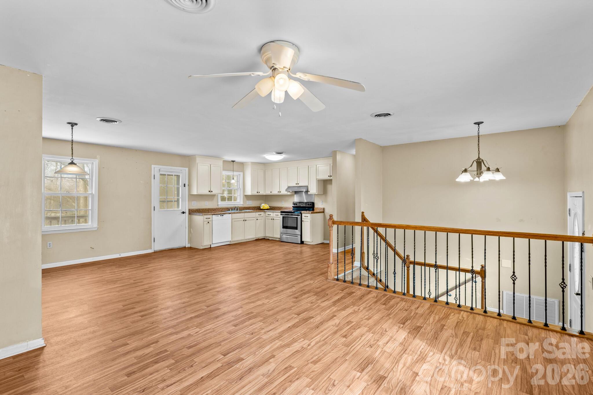 535 Log Barn Road Property Photo 8