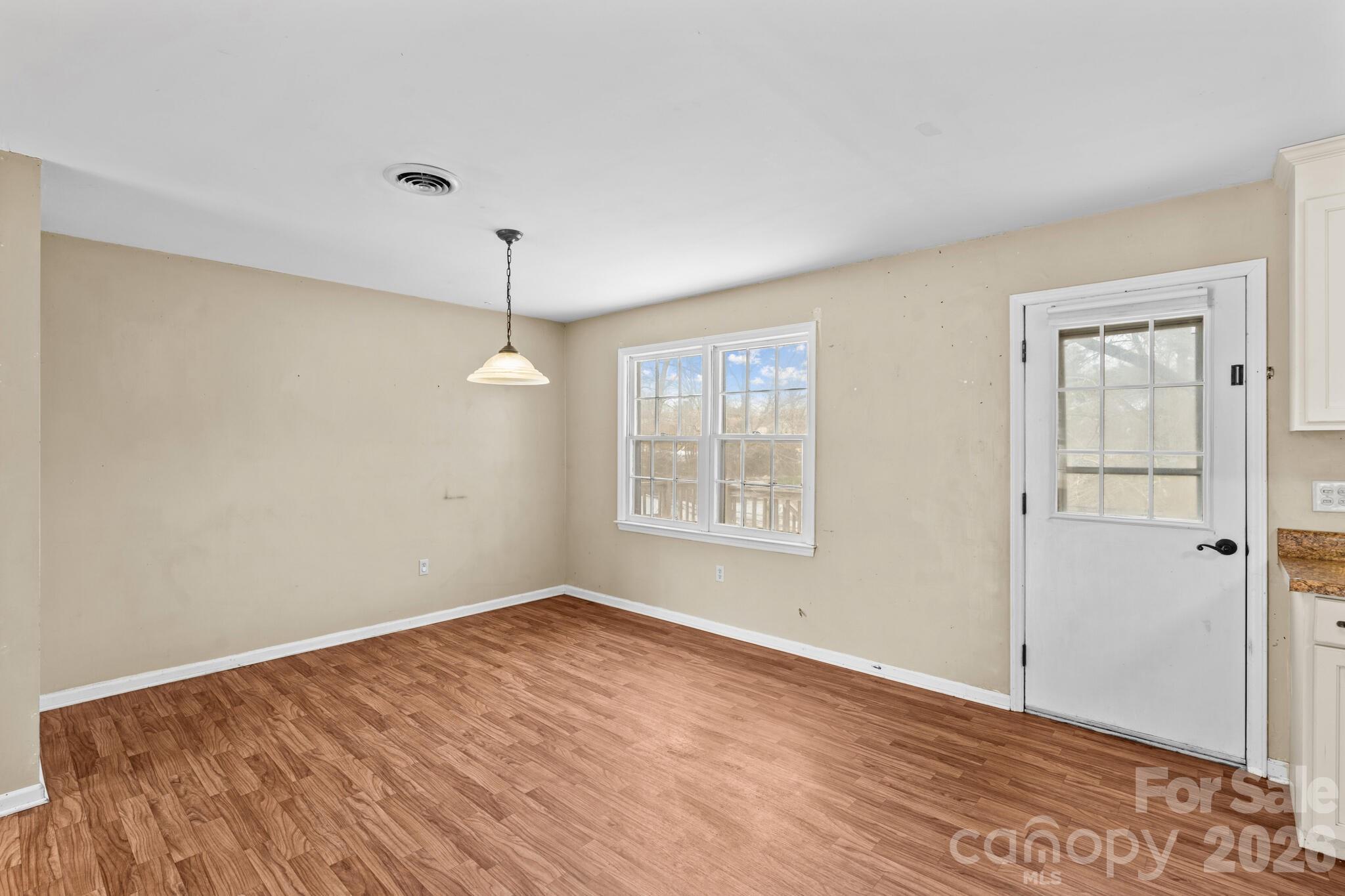 535 Log Barn Road Property Photo 11