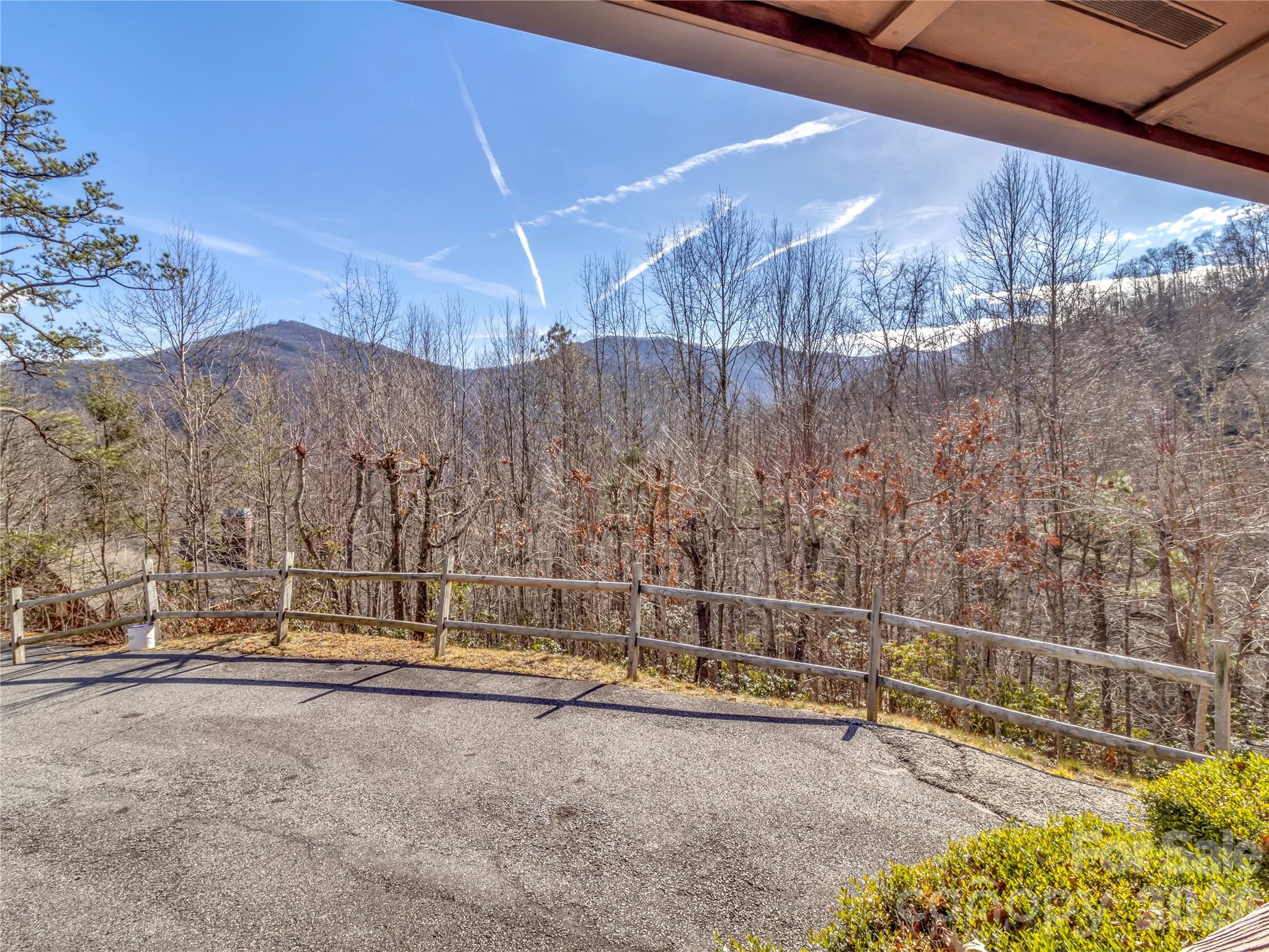 30 Edgewater Lane Property Photo 2