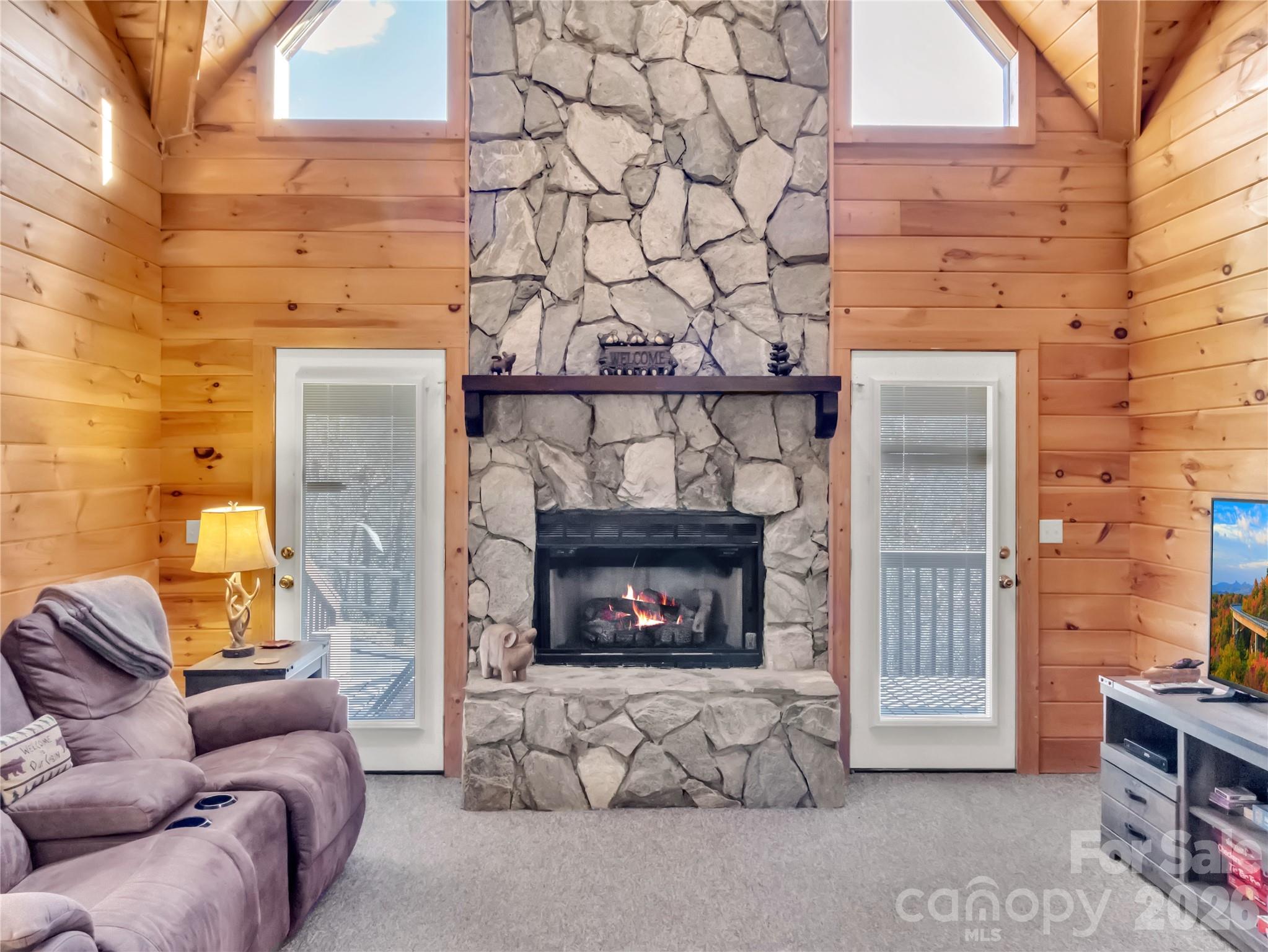 30 Edgewater Lane Property Photo 6