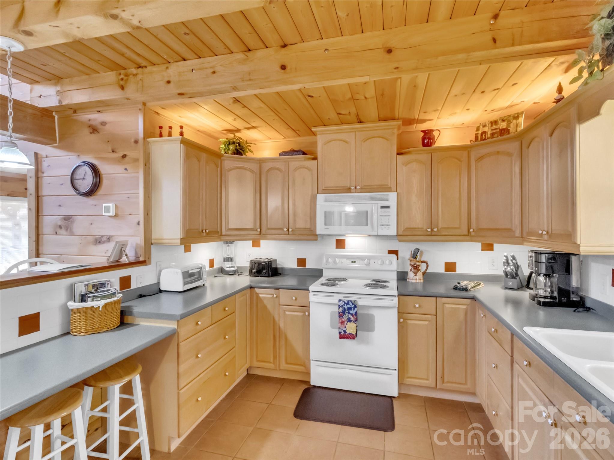 30 Edgewater Lane Property Photo 11