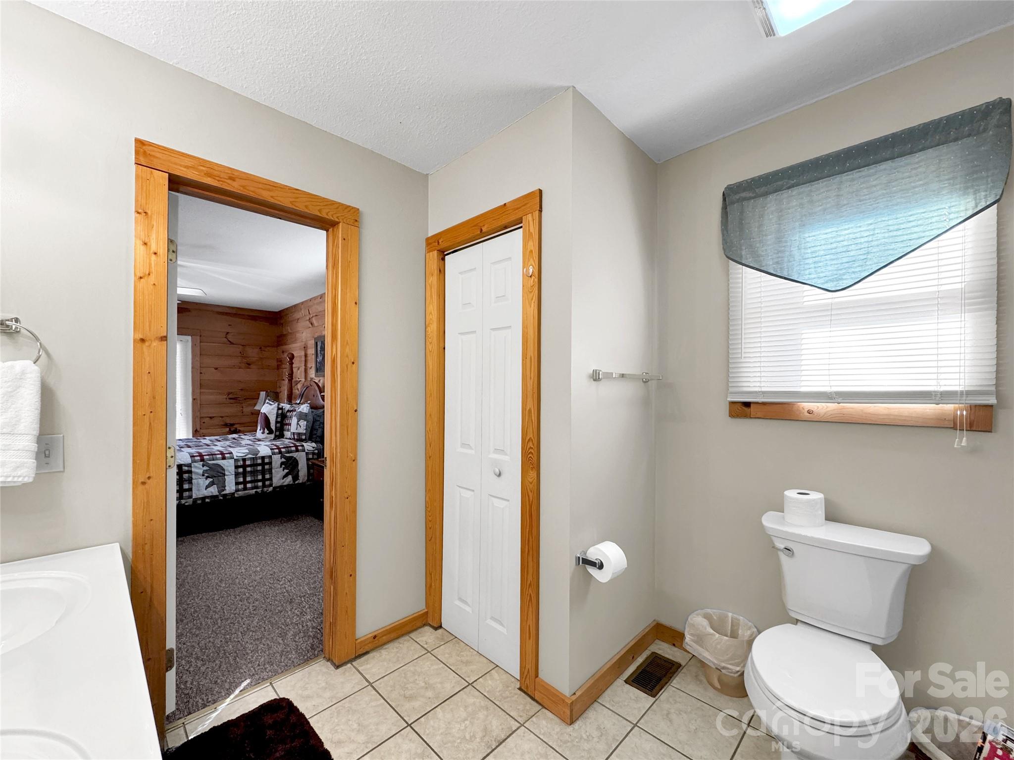 30 Edgewater Lane Property Photo 15