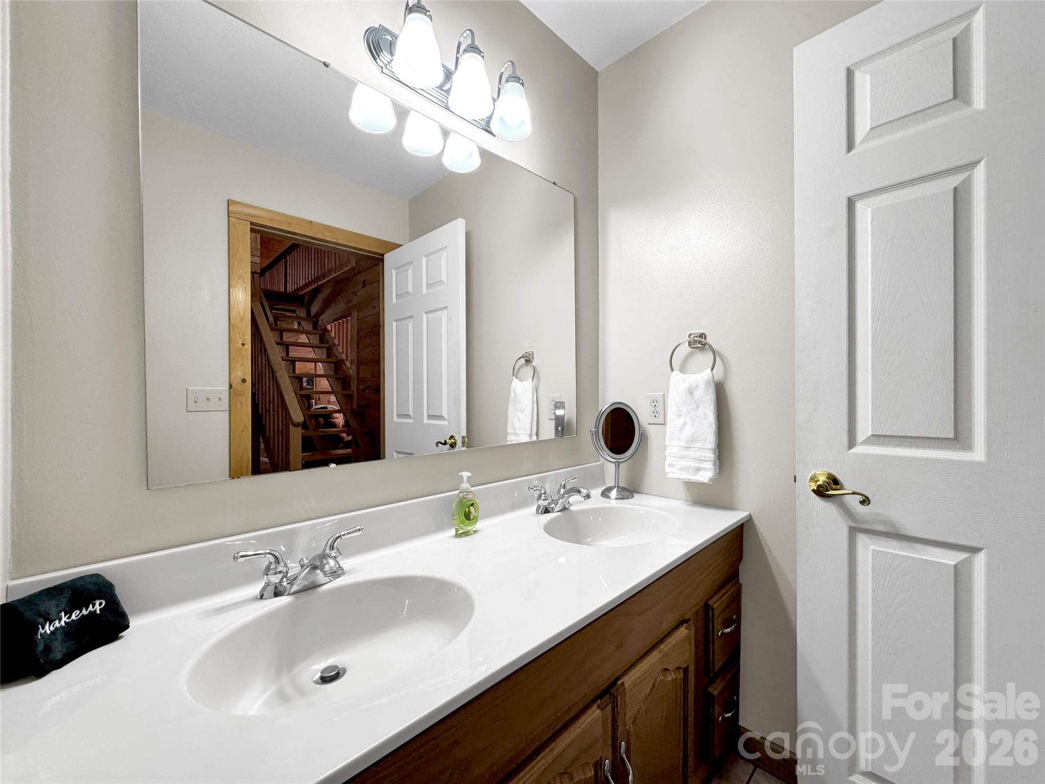 30 Edgewater Lane Property Photo 19
