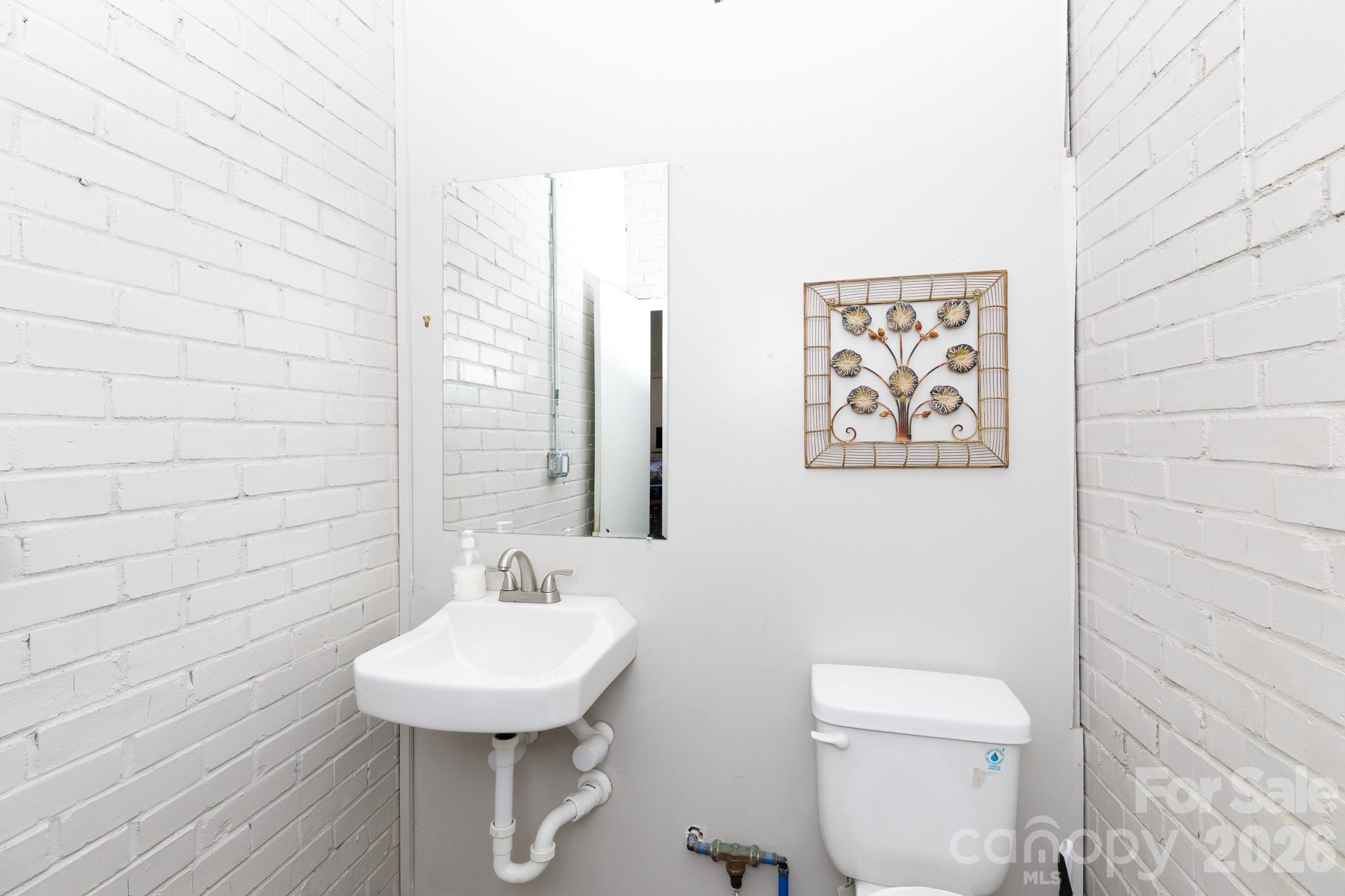 624 Saluda Street Property Photo 4