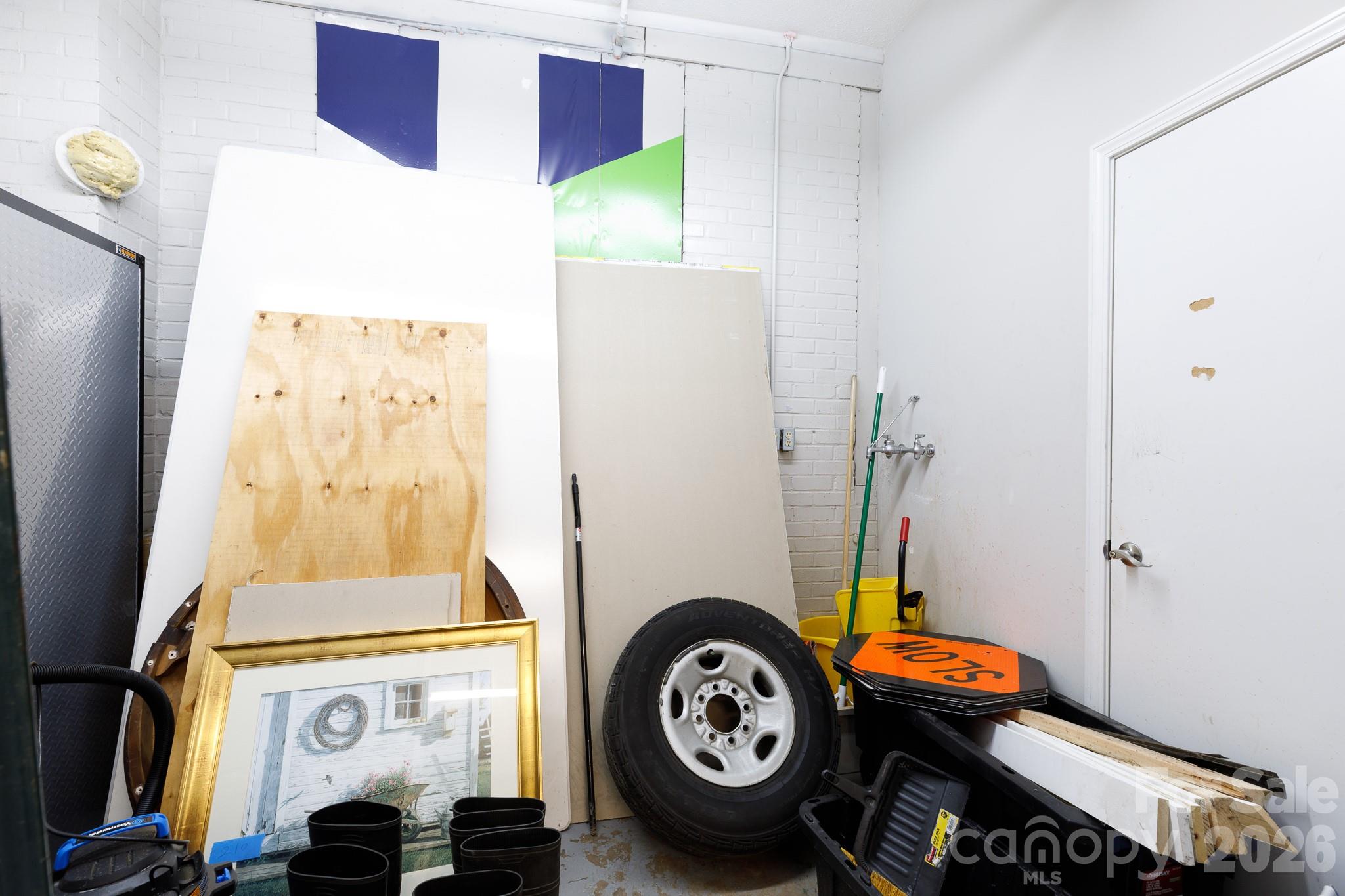 624 Saluda Street Property Photo 8