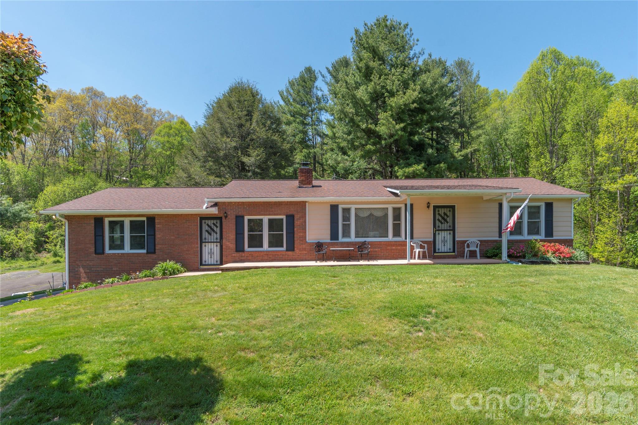 96 Tower Lane Property Photo 4