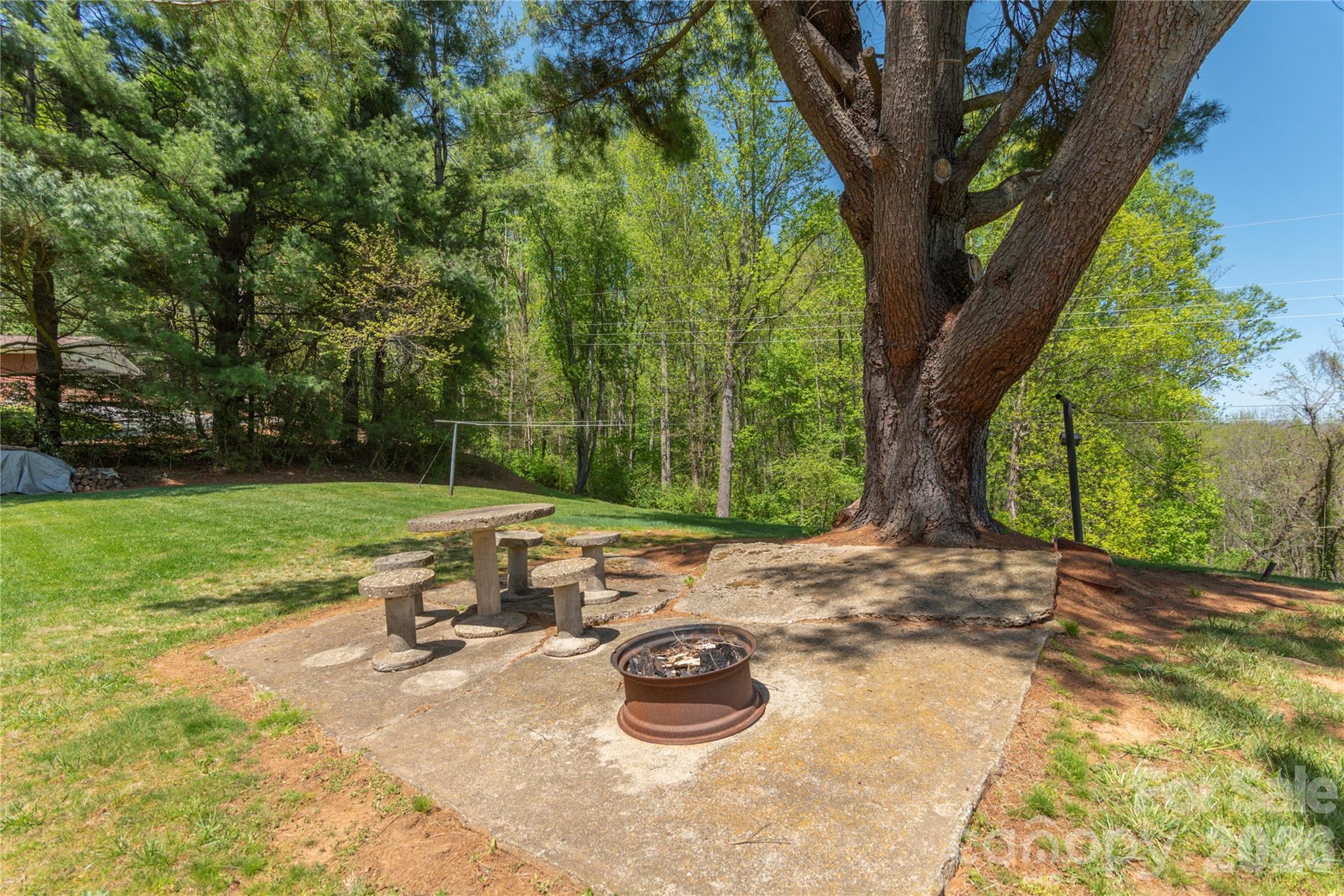 96 Tower Lane Property Photo 13