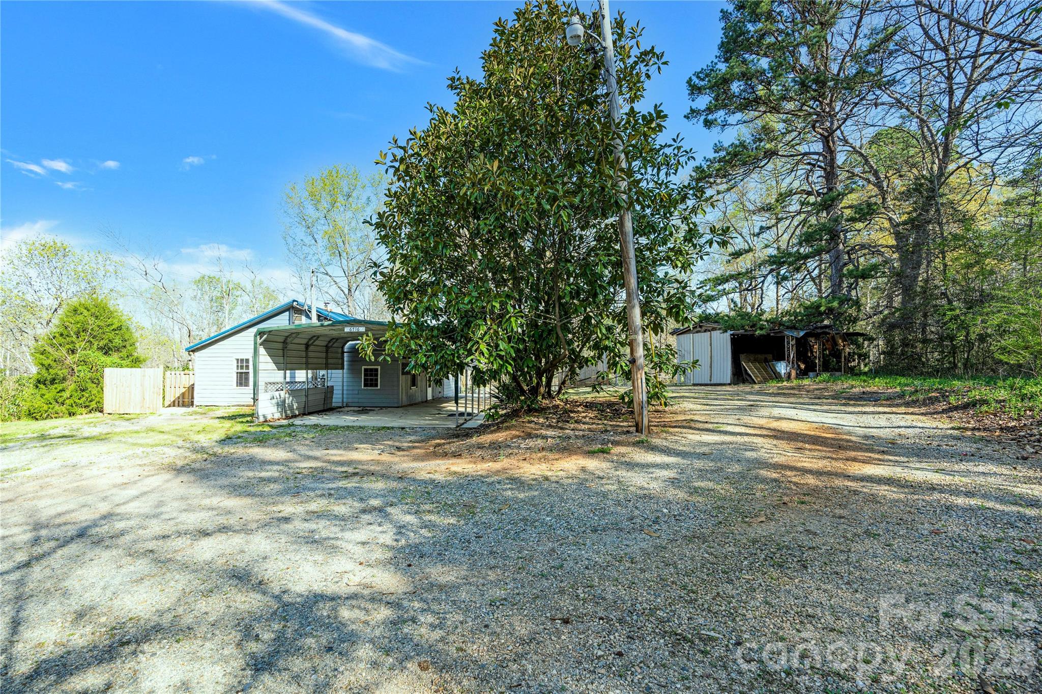 6716 Navajo Trail Property Photo 33