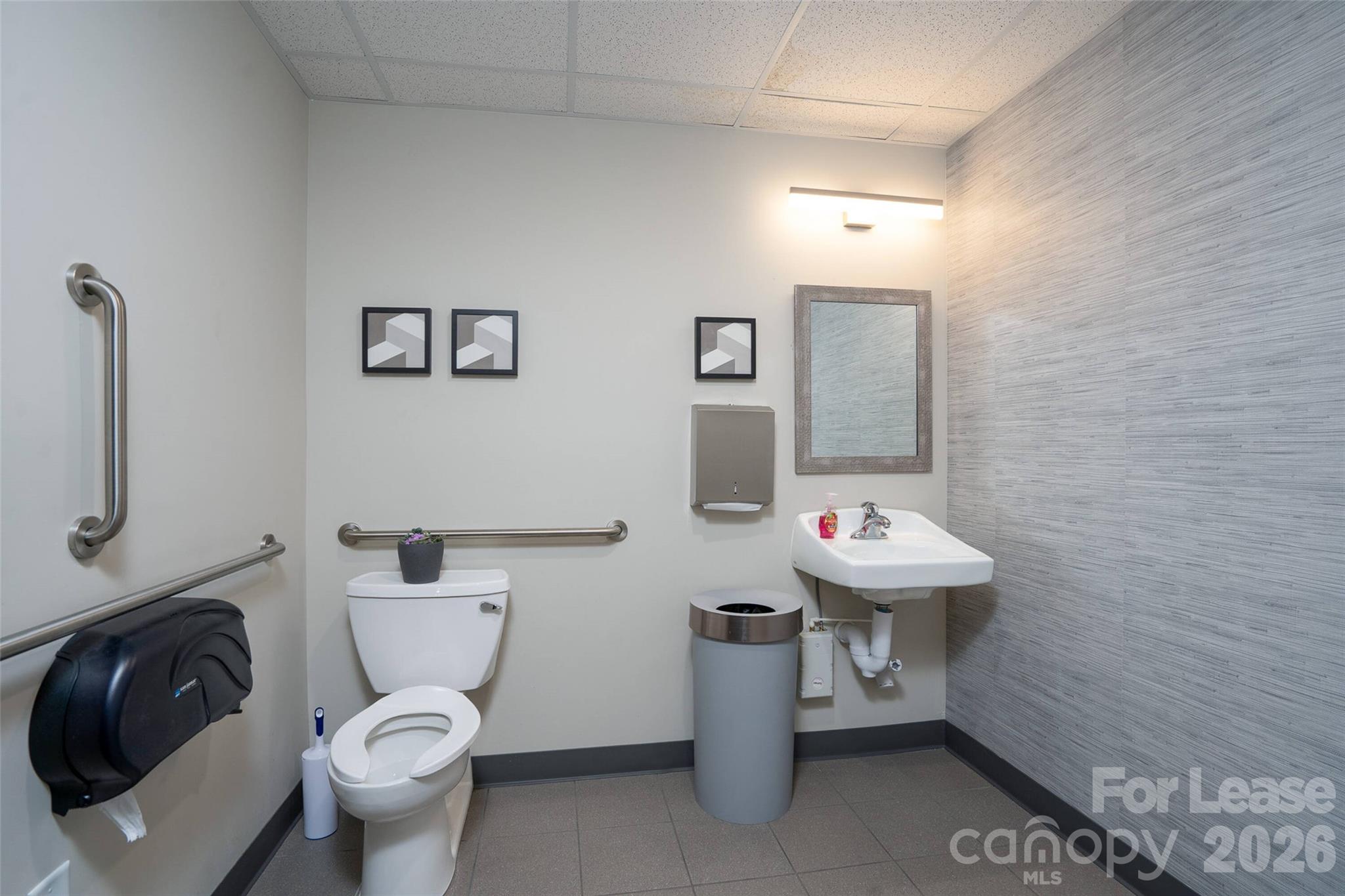 700 N Cannon Boulevard Property Photo 5