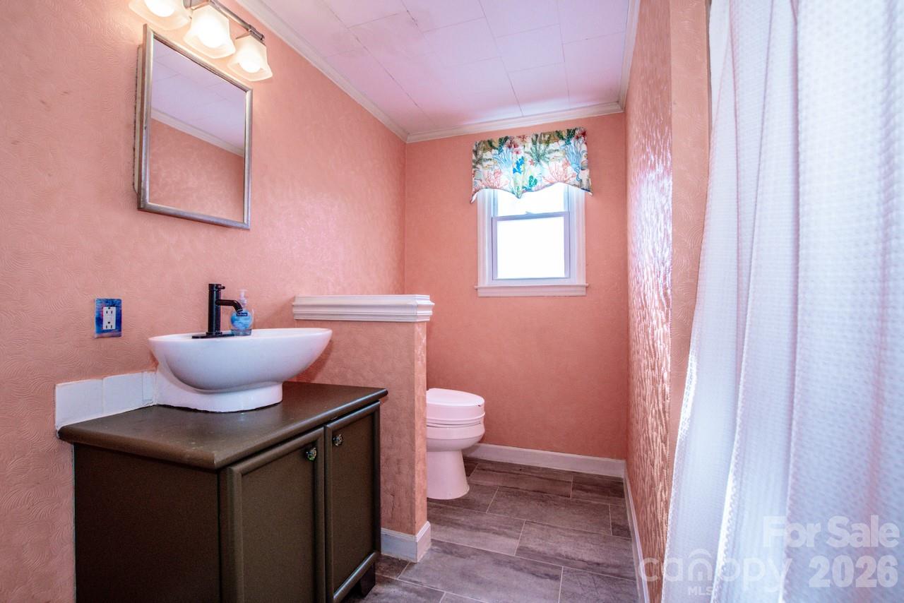 198 Center Street Property Photo 33