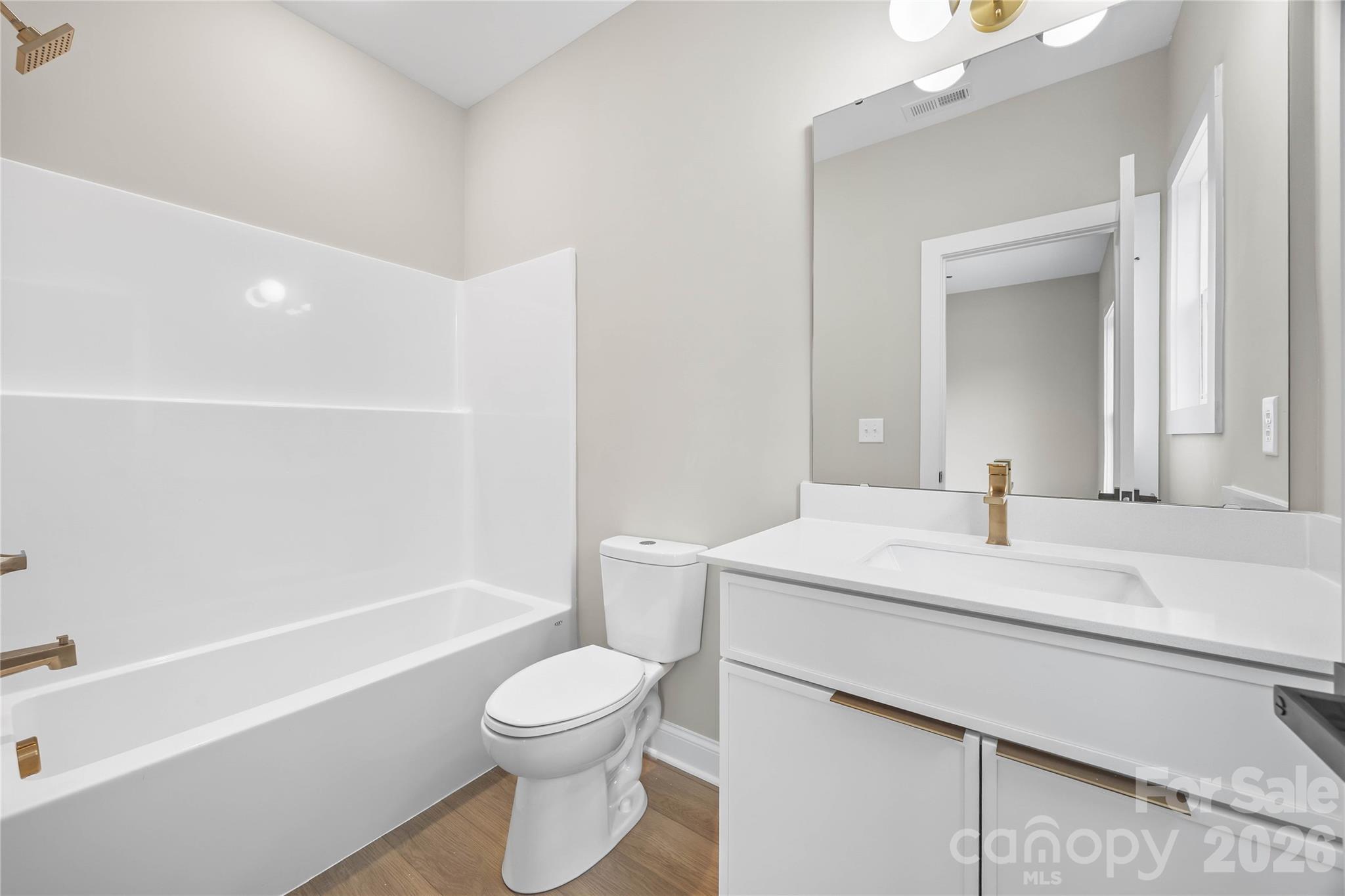 401 N Lee Street B Property Photo 17