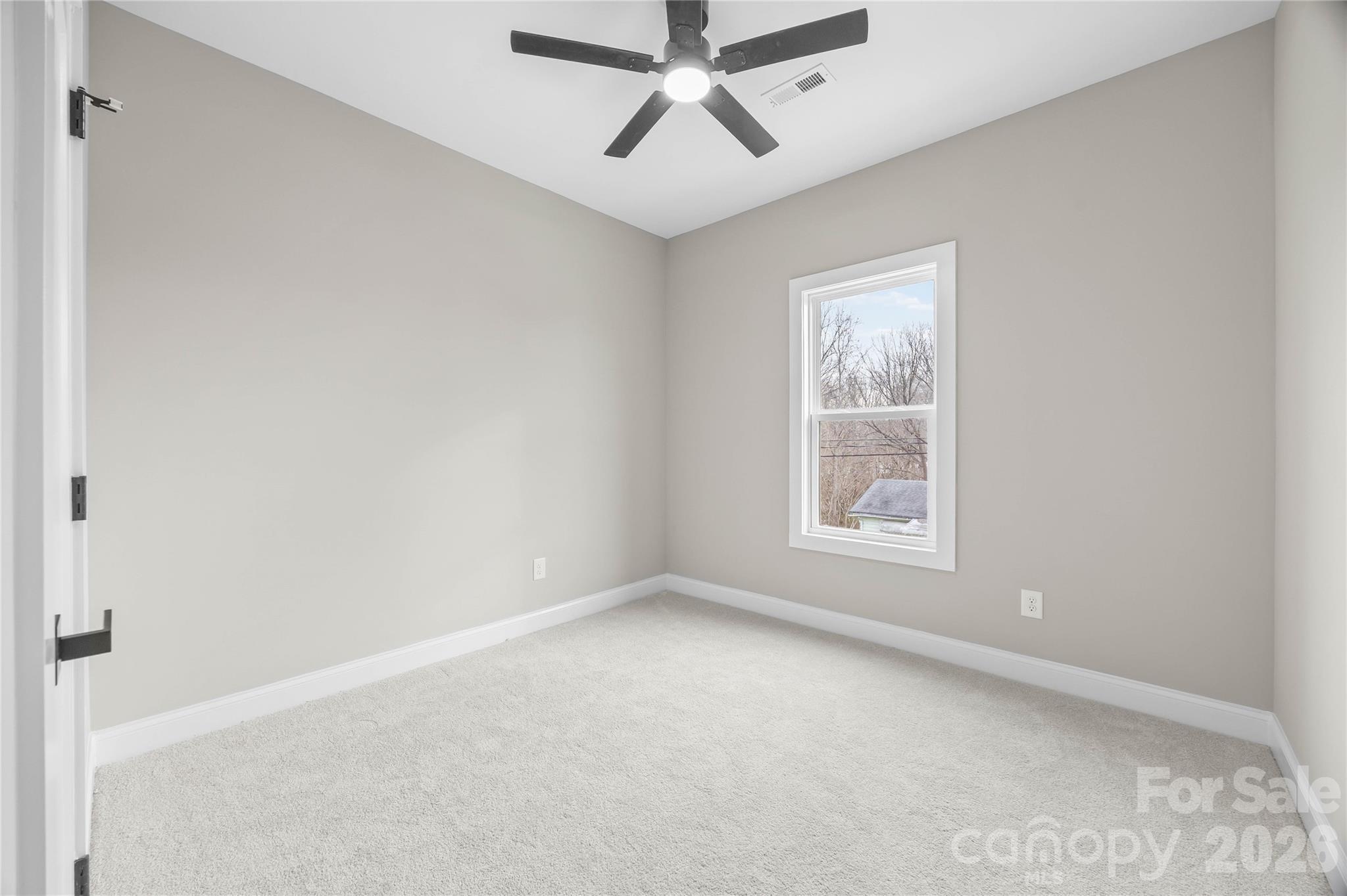 401 N Lee Street B Property Photo 18
