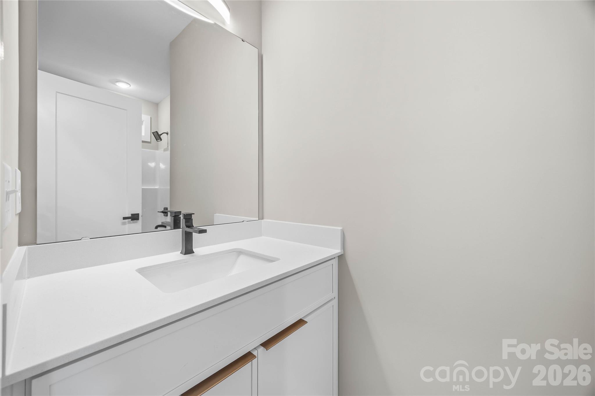 401 N Lee Street B Property Photo 19