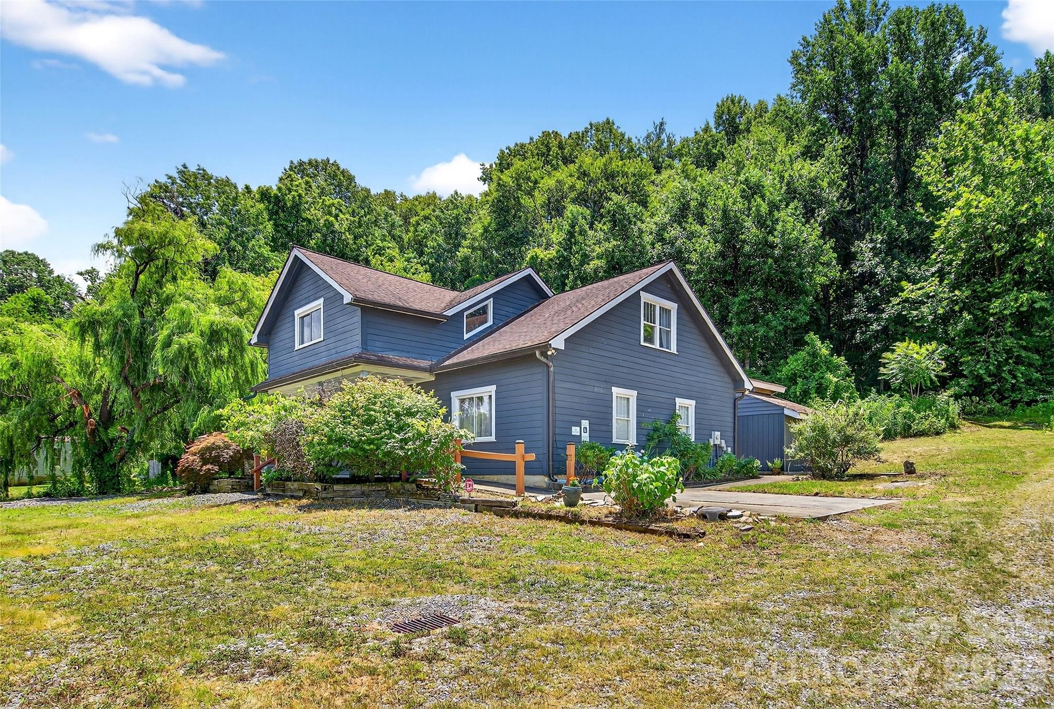 626 Old Lytle Cove Road Property Photo 3