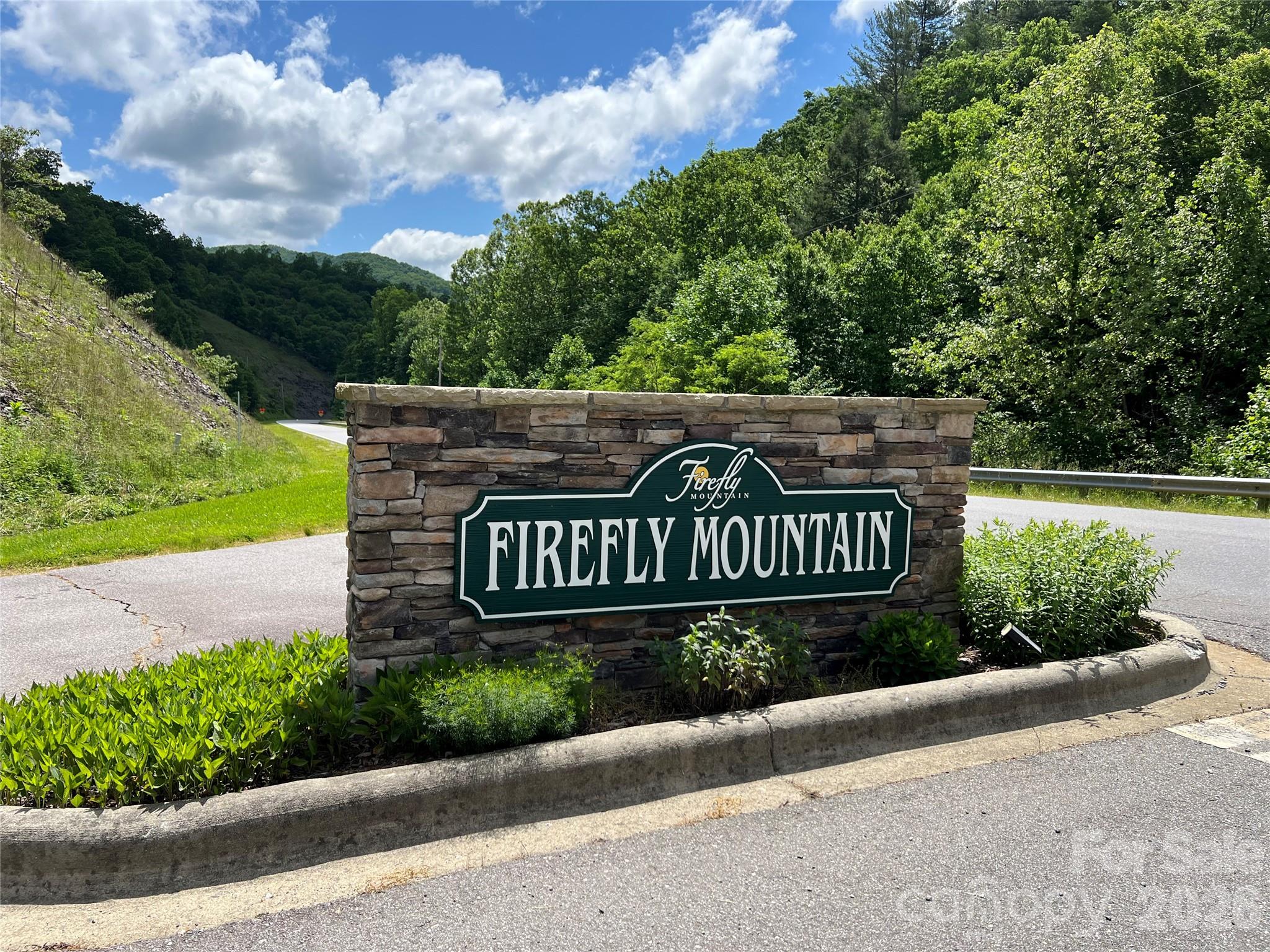 400 Pine Cone Trail 20 Property Photo 2