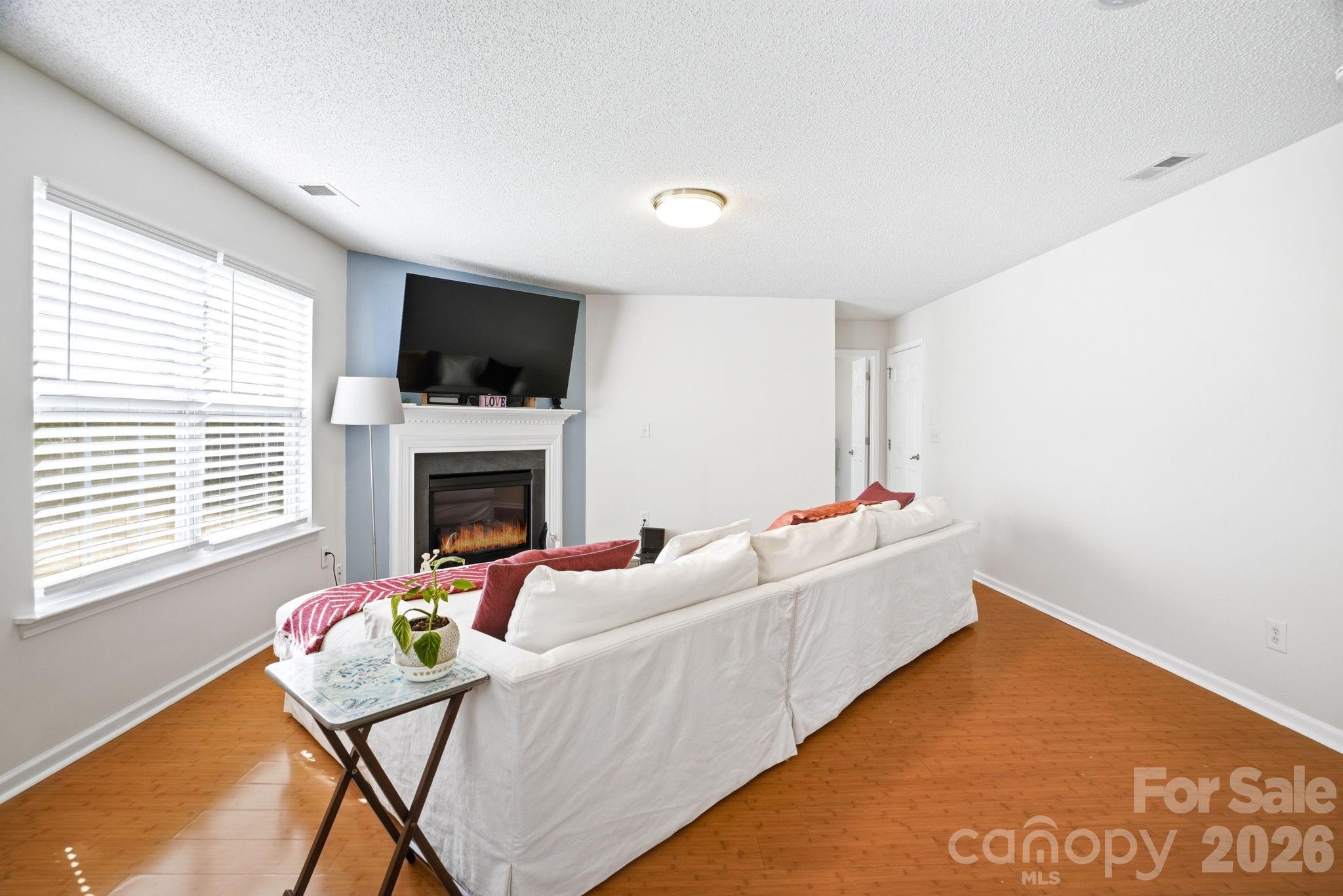 2260 Wexford Way Property Photo 8