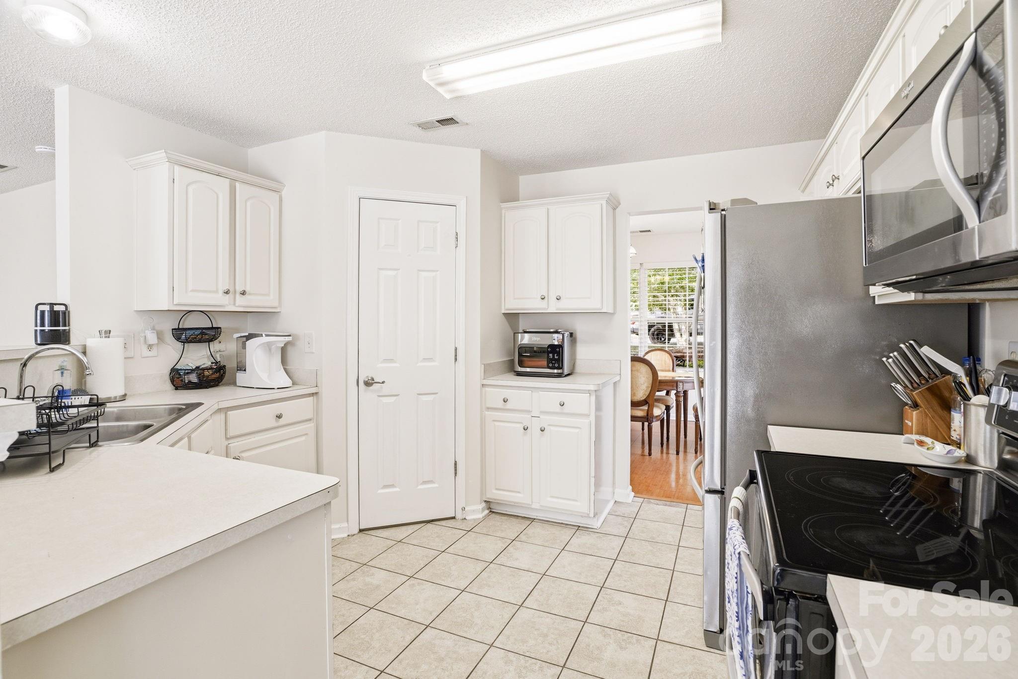 2260 Wexford Way Property Photo 11