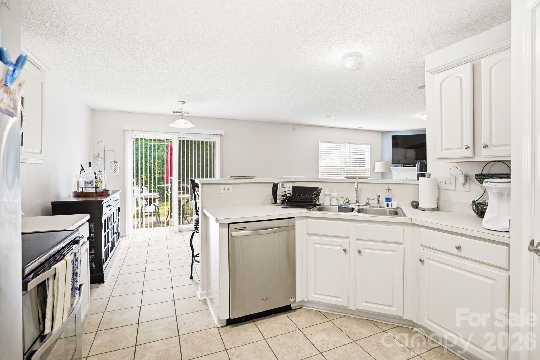 2260 Wexford Way Property Photo 12