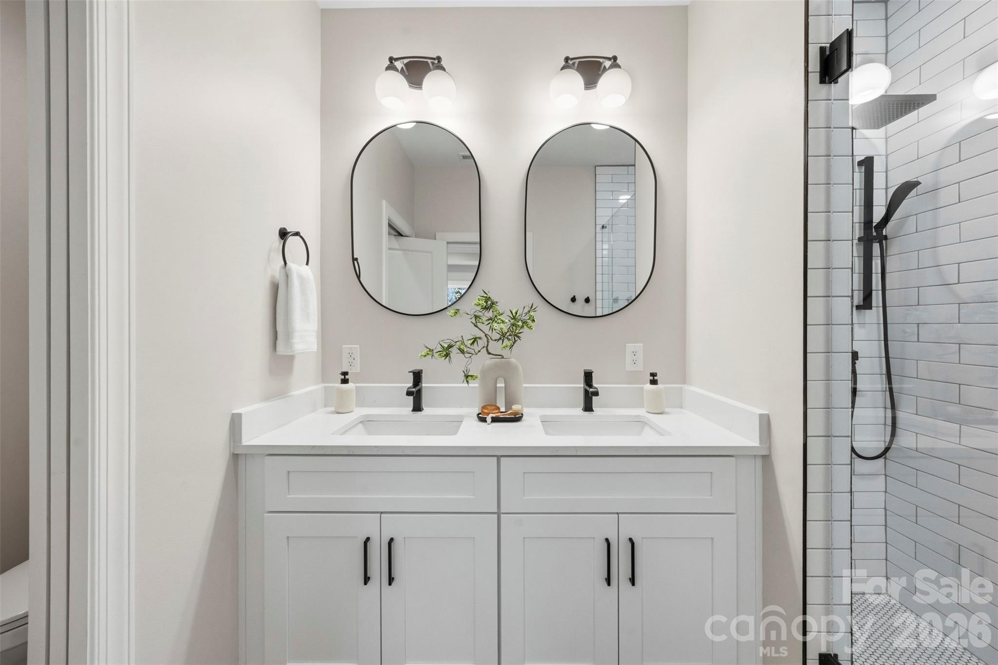 105 N Smallwood Place Property Photo 16