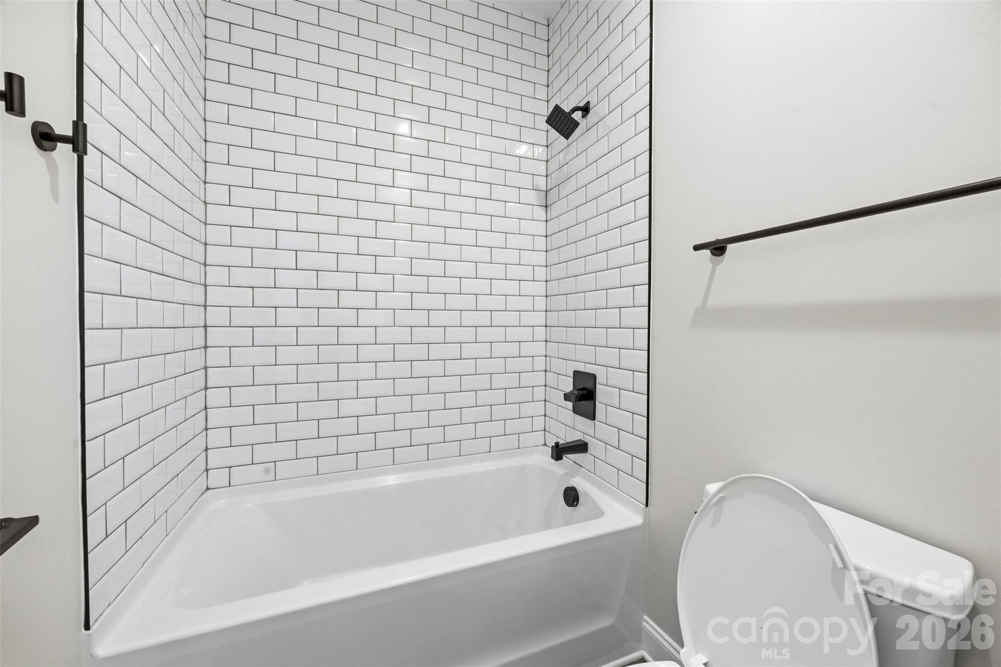 105 N Smallwood Place Property Photo 21