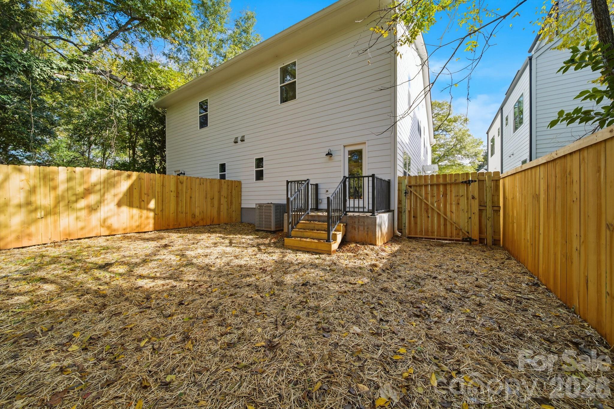 105 N Smallwood Place Property Photo 26