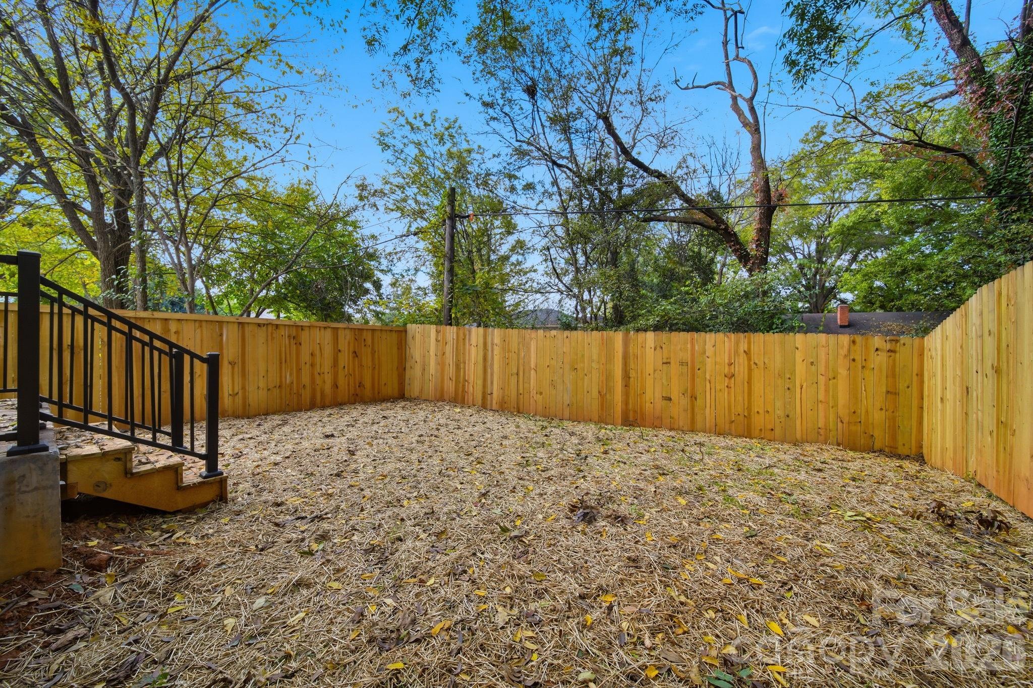 105 N Smallwood Place Property Photo 28