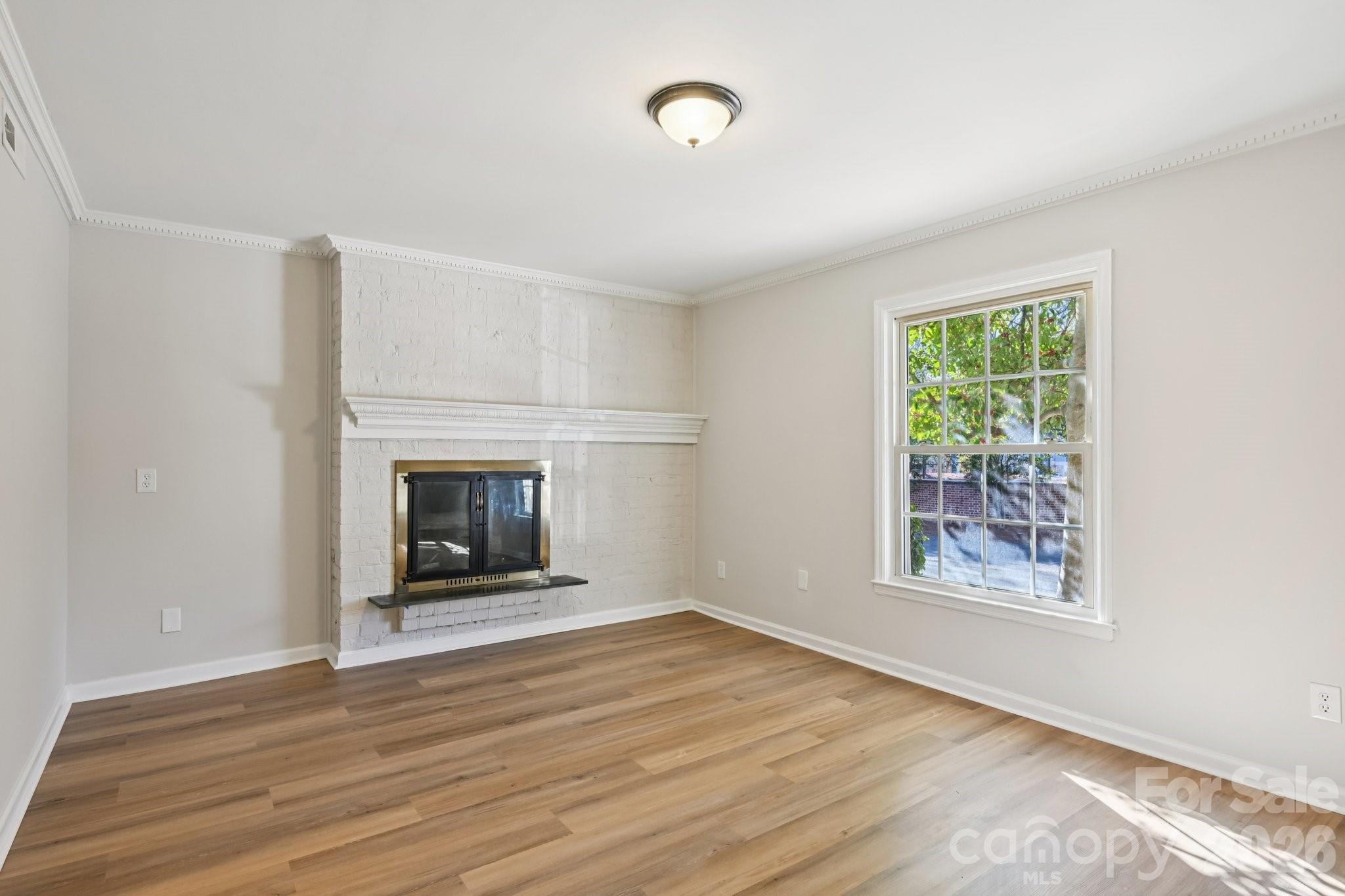 2231 Rexford Road B Property Photo 4