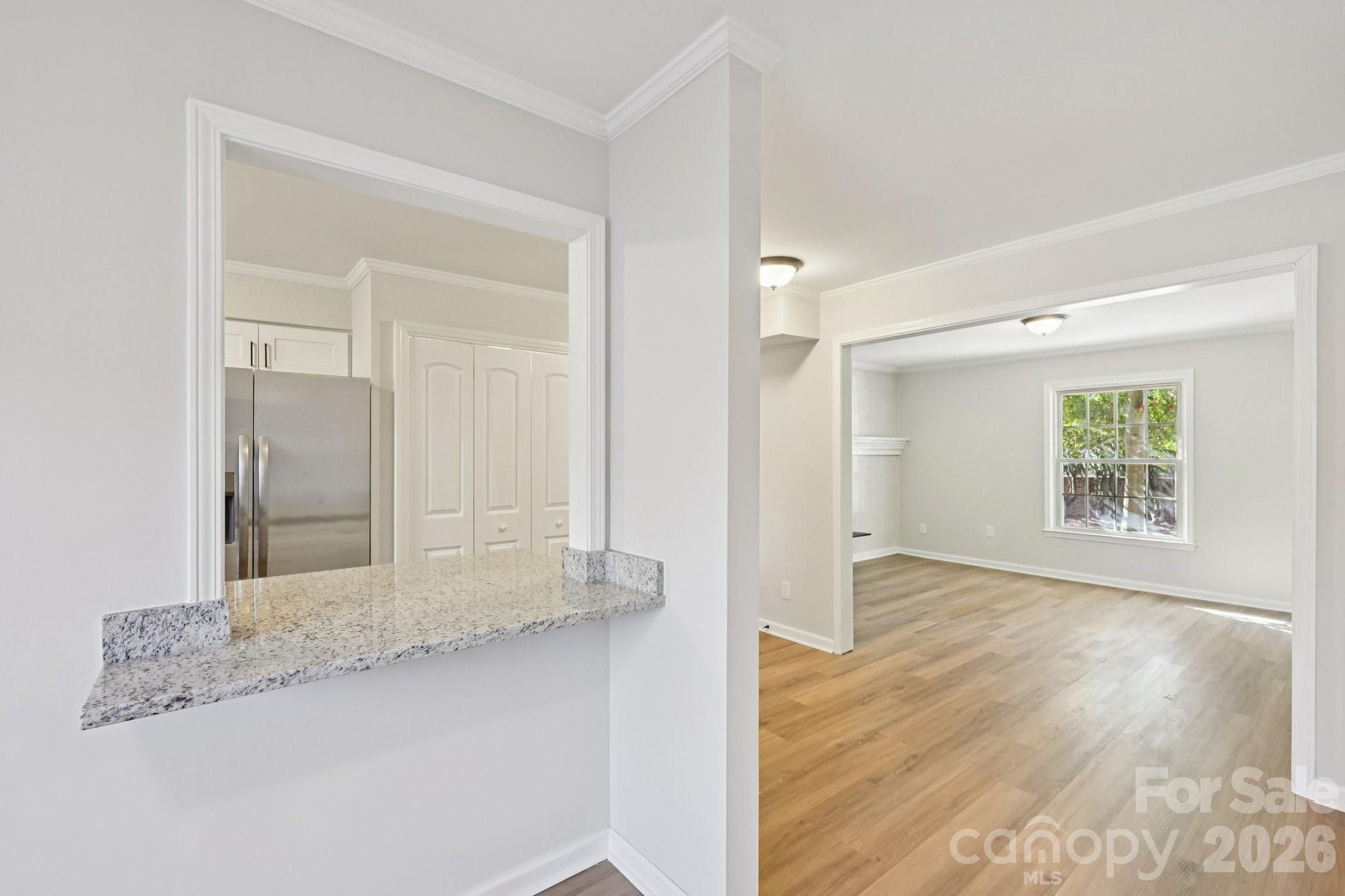 2231 Rexford Road B Property Photo 8