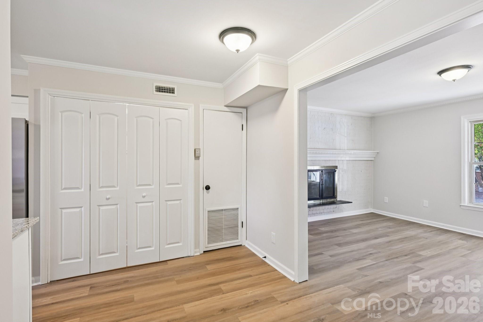 2231 Rexford Road B Property Photo 9