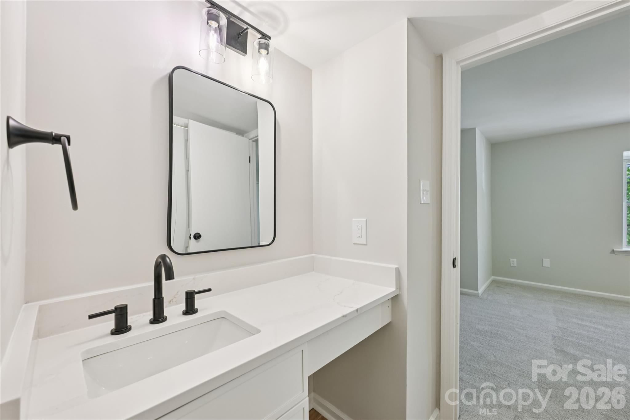 2231 Rexford Road B Property Photo 20