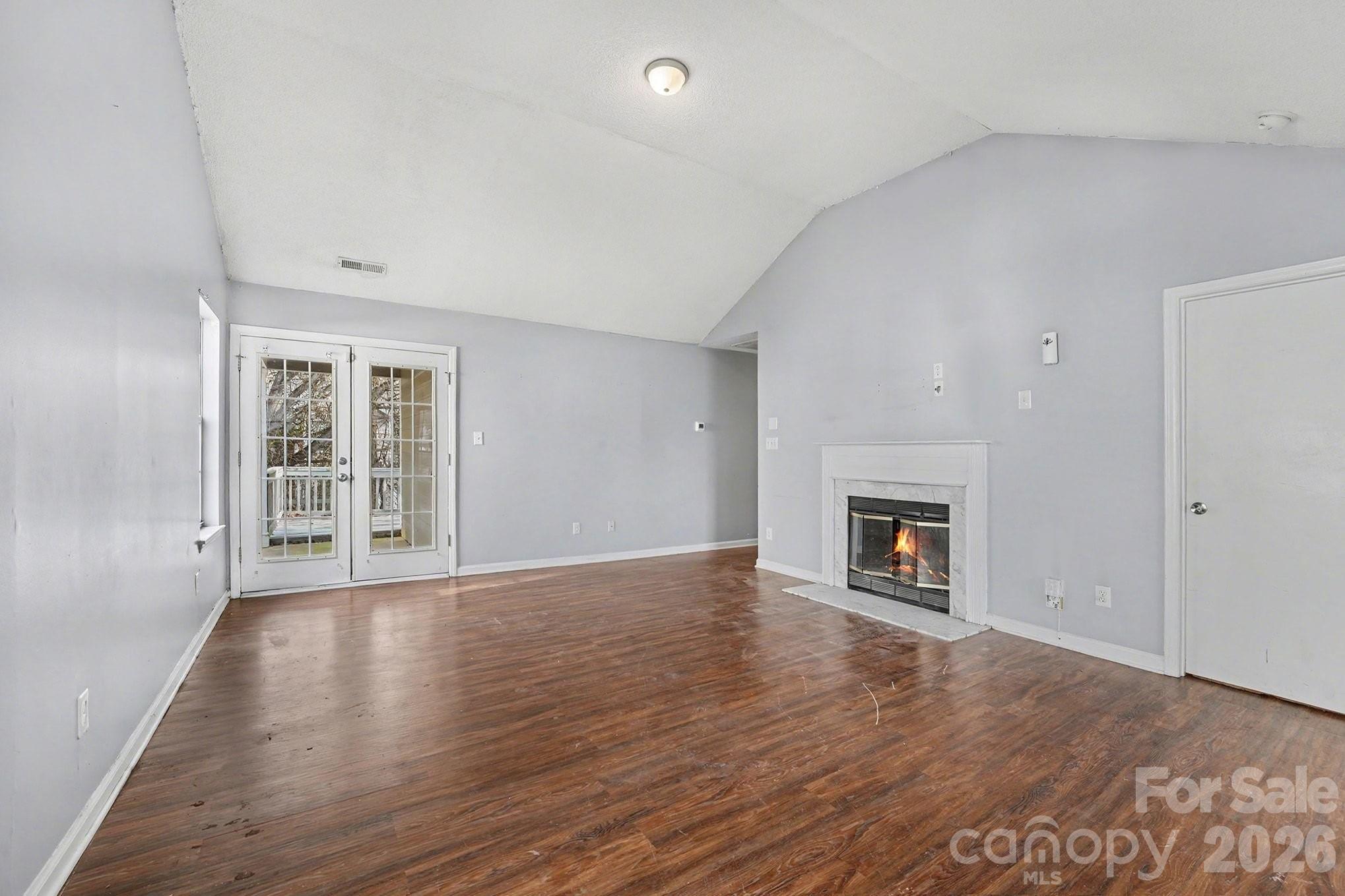 1709 Jeffrey Bryan Drive Property Photo 2