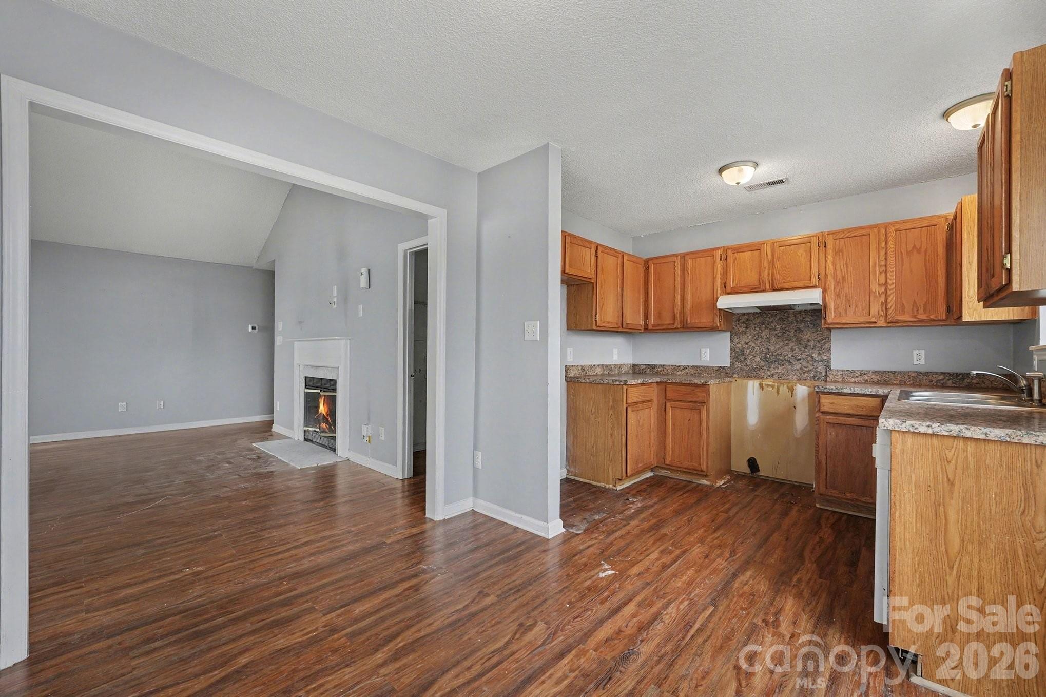 1709 Jeffrey Bryan Drive Property Photo 5