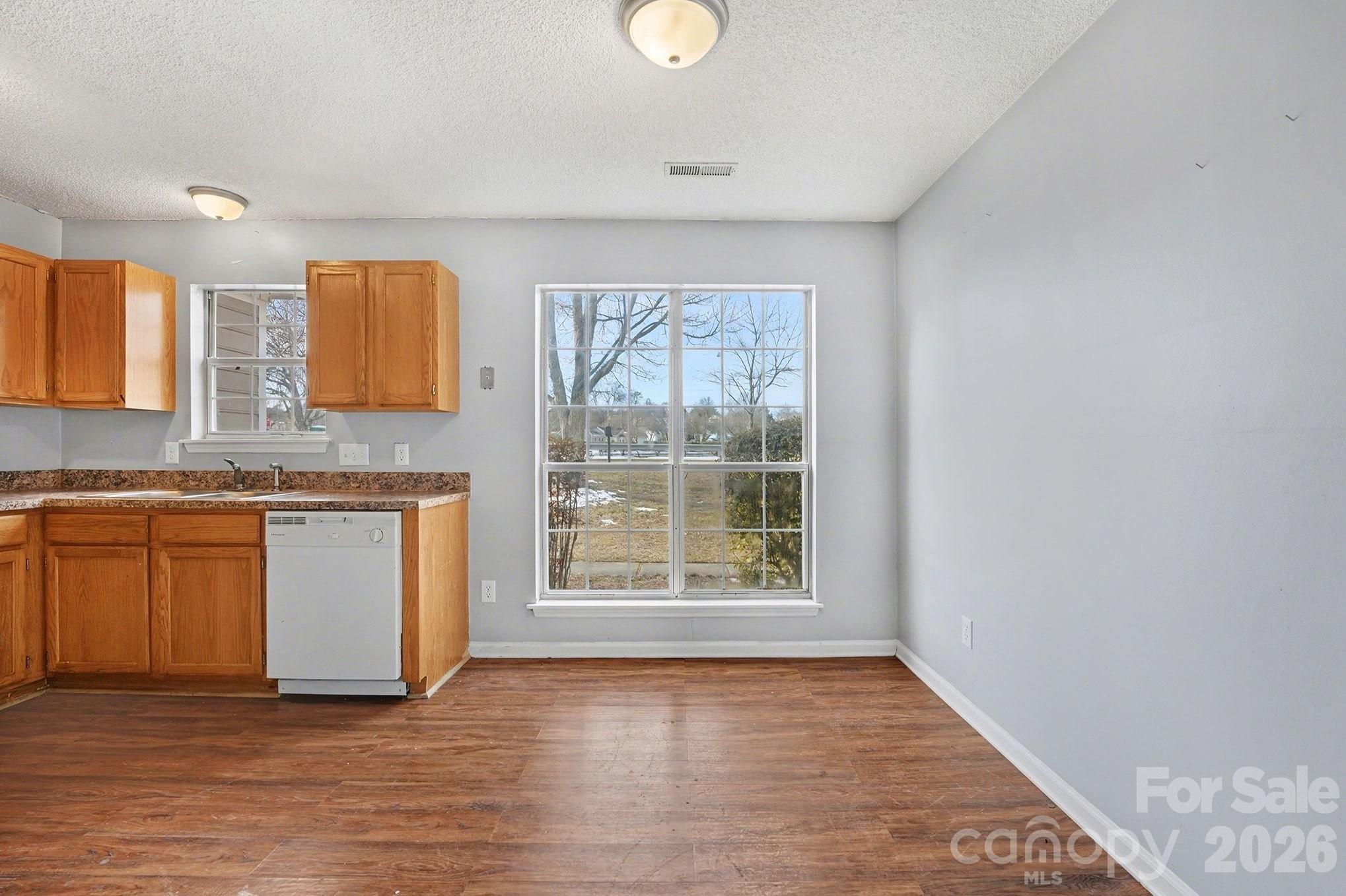 1709 Jeffrey Bryan Drive Property Photo 7